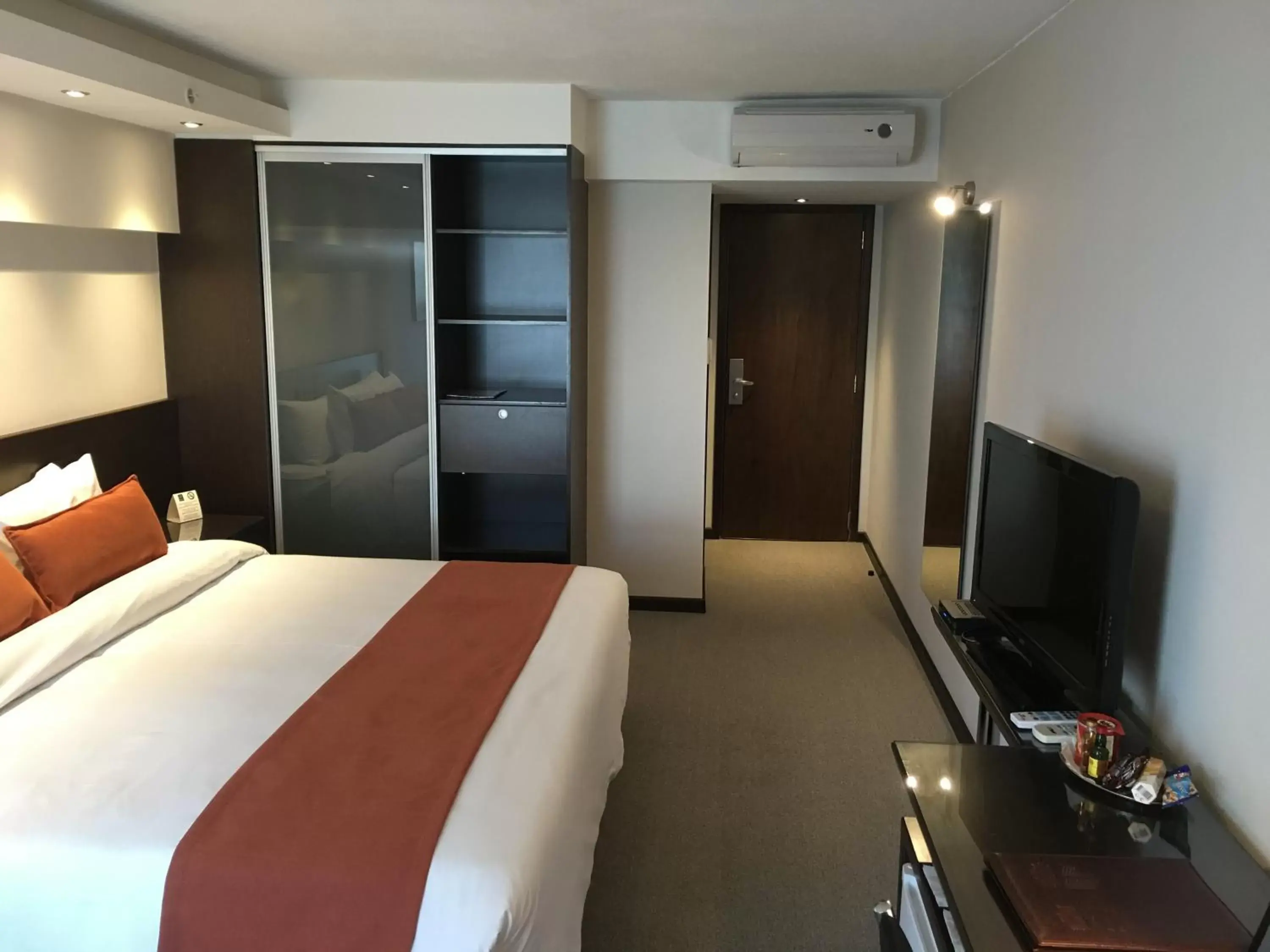 Photo of the whole room, Bed in Crystal Tower