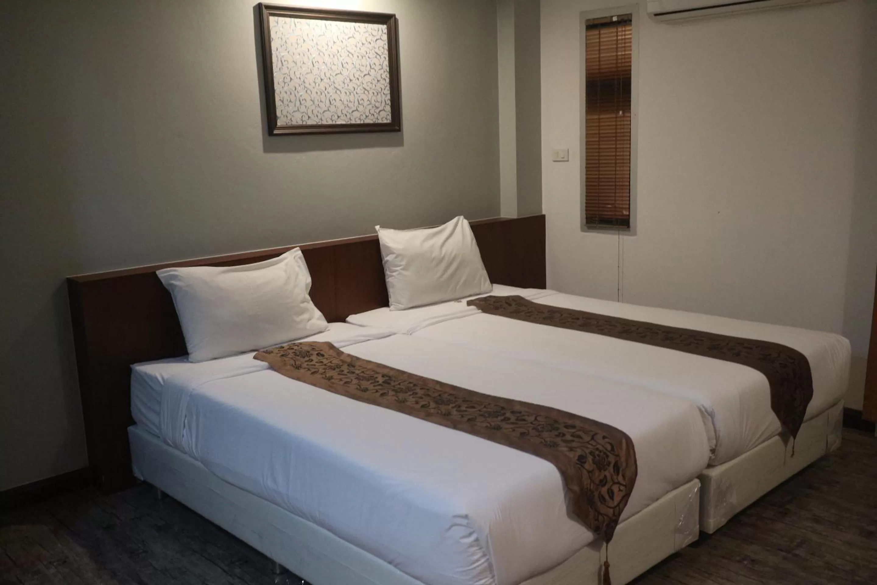 Bed in Floral Shire Suvarnabhumi Airport