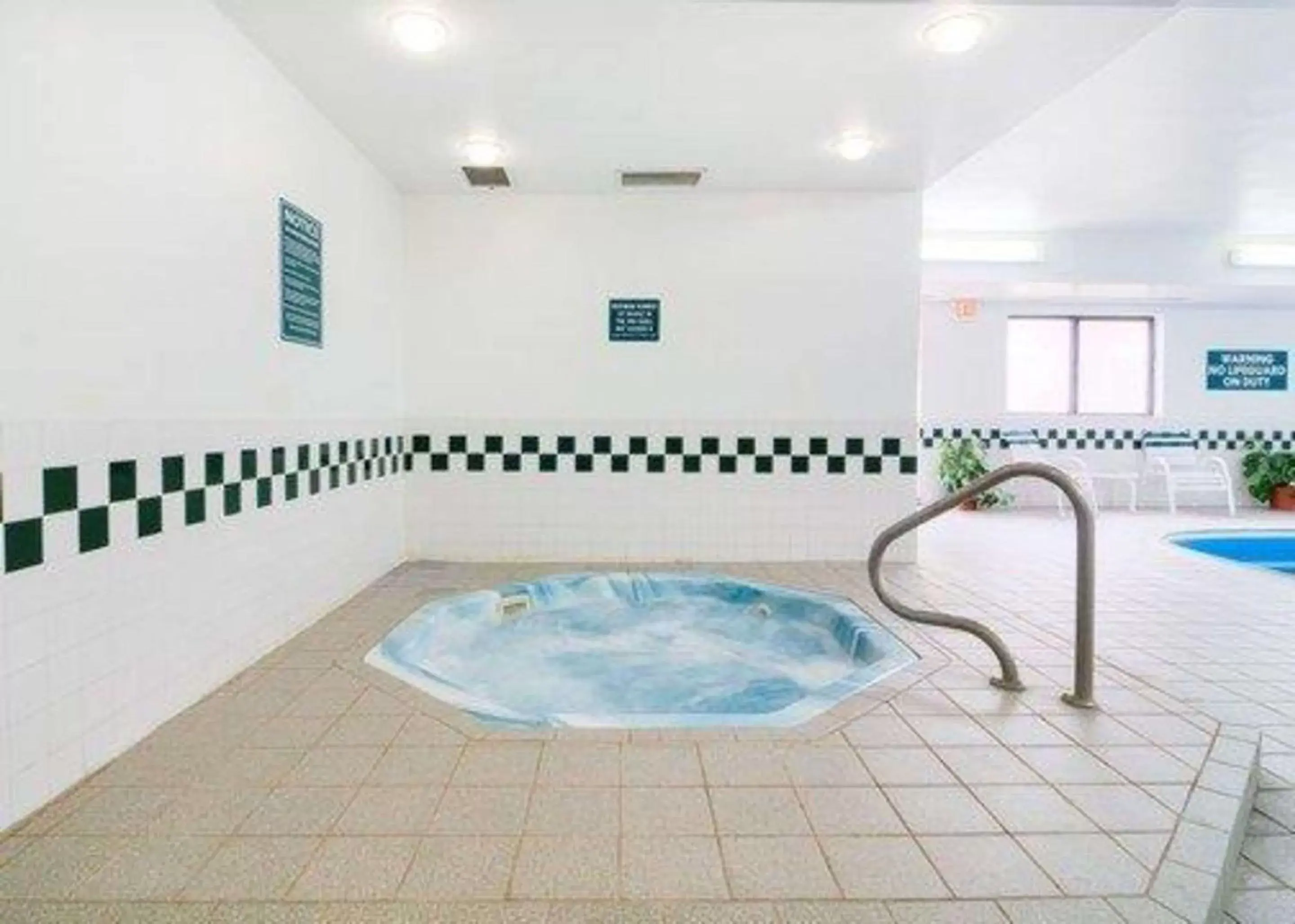 On site, Swimming Pool in Comfort Inn Morris I-80