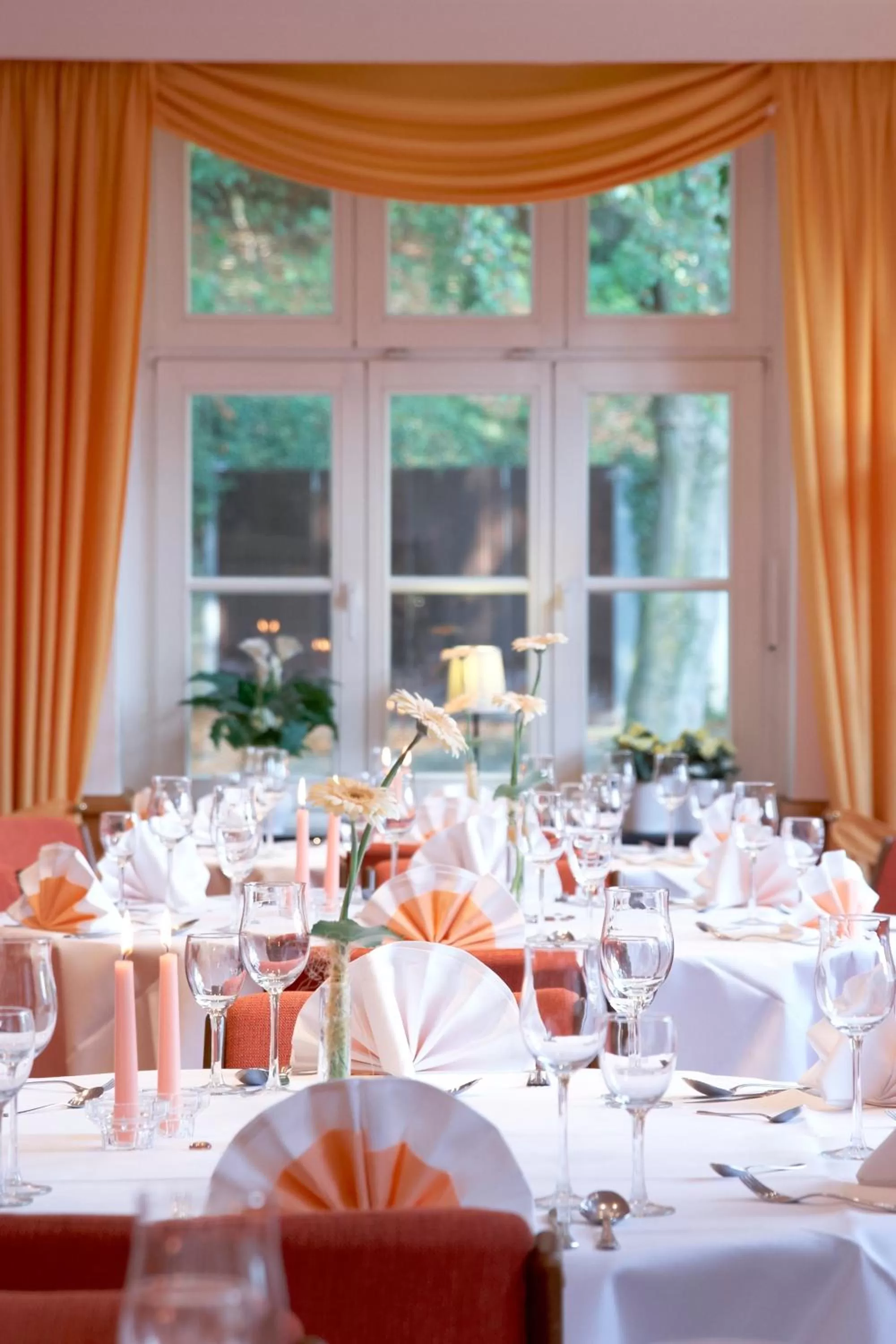 Restaurant/places to eat in Moorland Hotel am Senkelteich