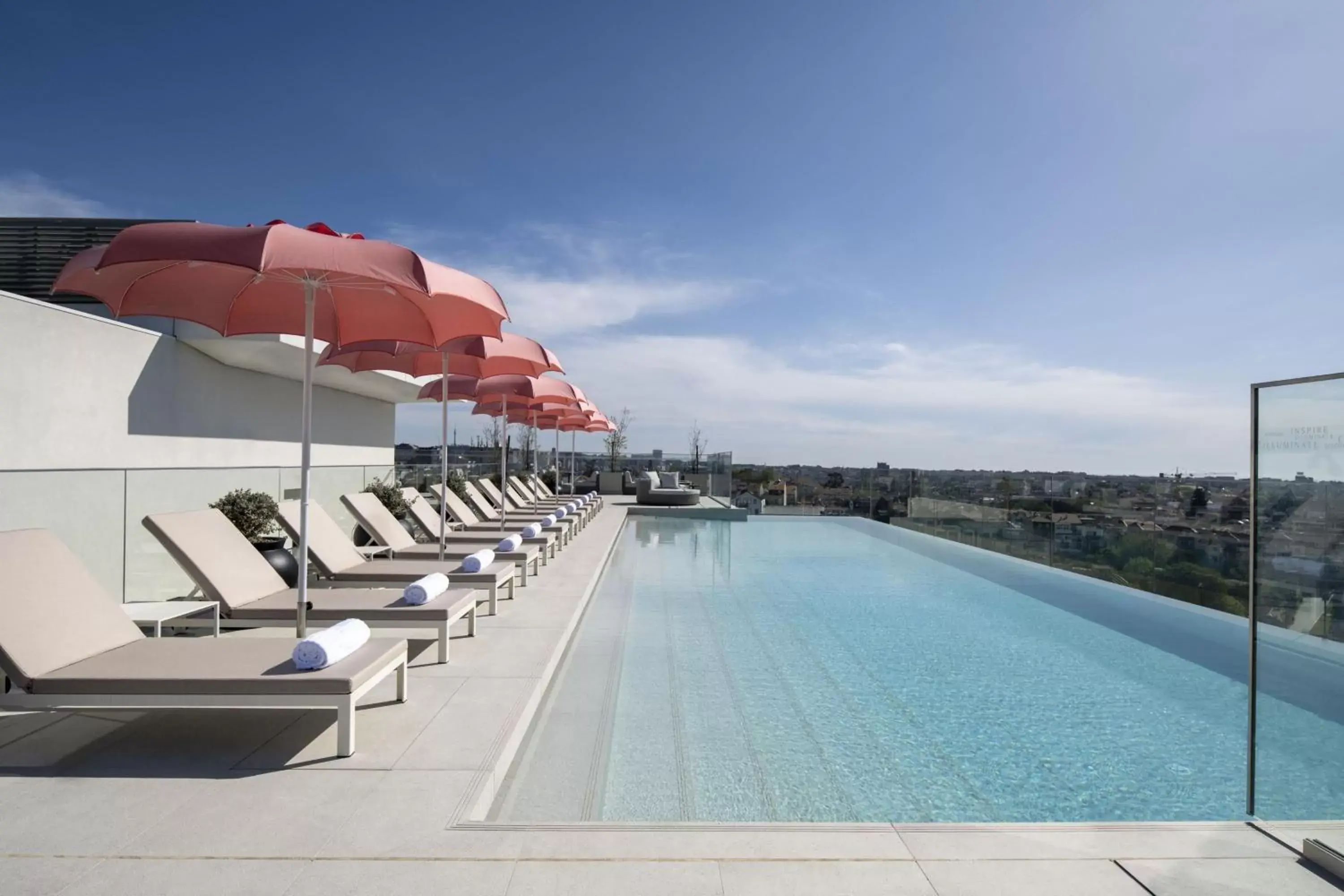 Swimming Pool in Renaissance Porto Lapa Hotel