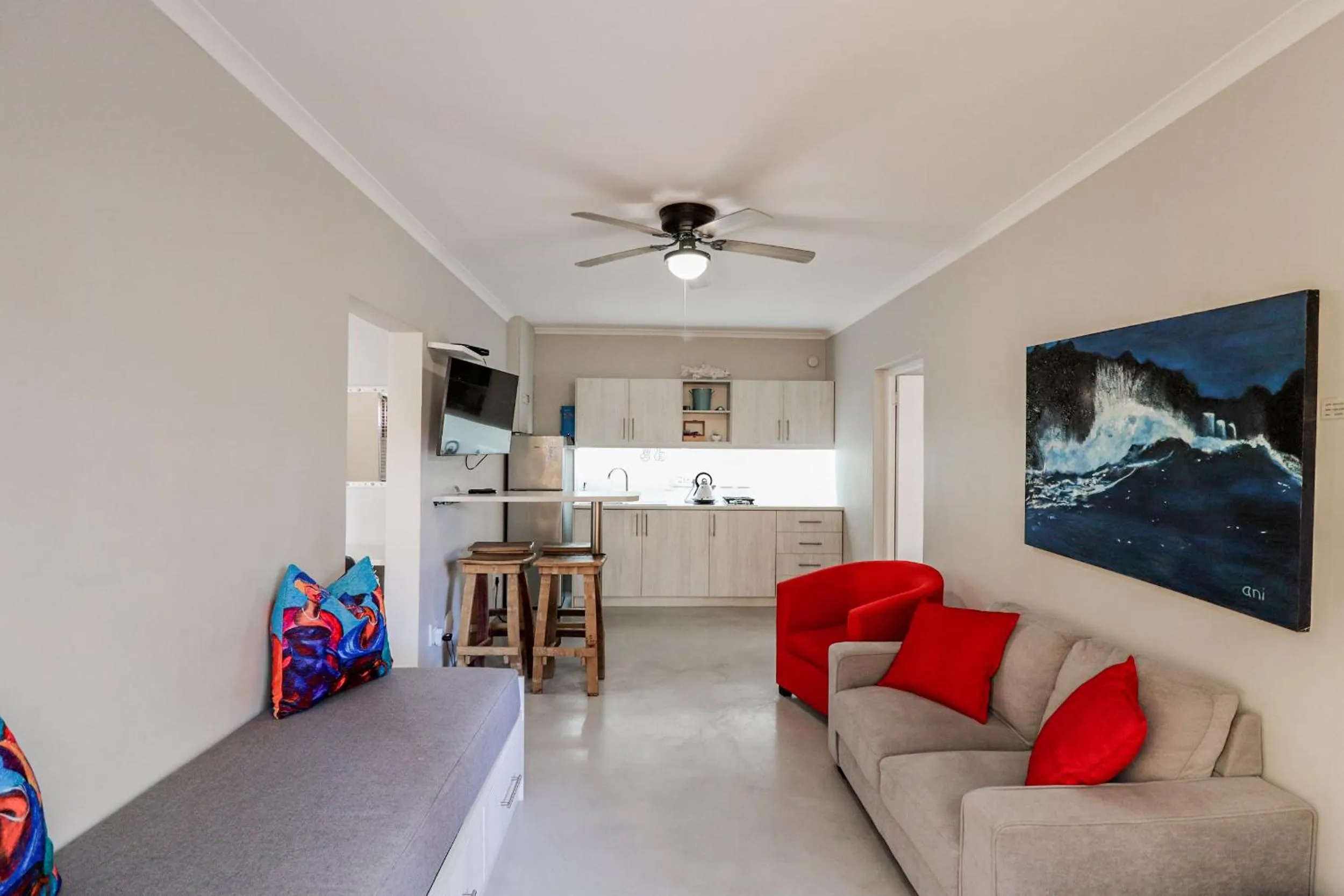 TV and multimedia in Lavender Manor Guest Lodge