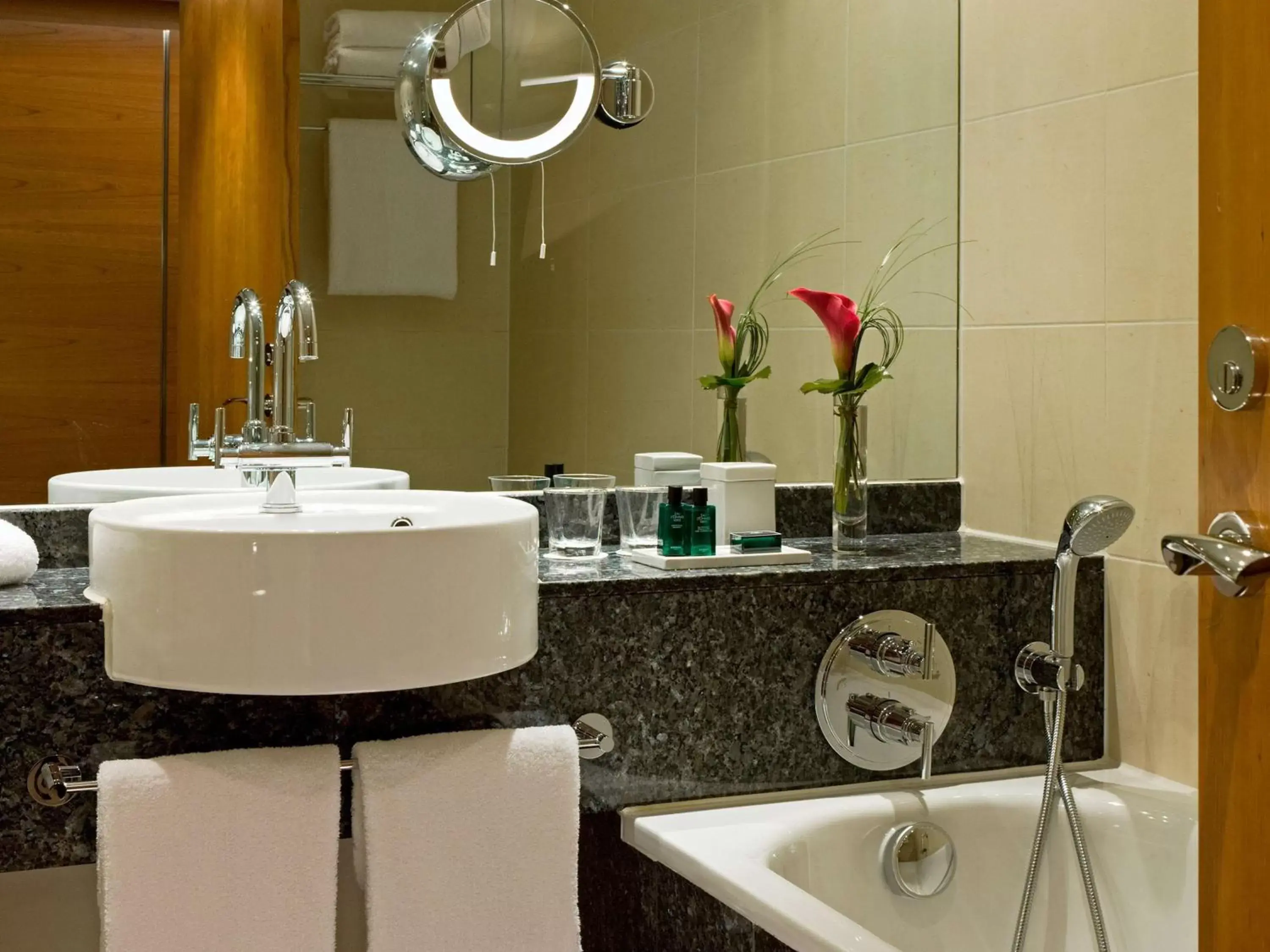 Bathroom in Sofitel London Heathrow