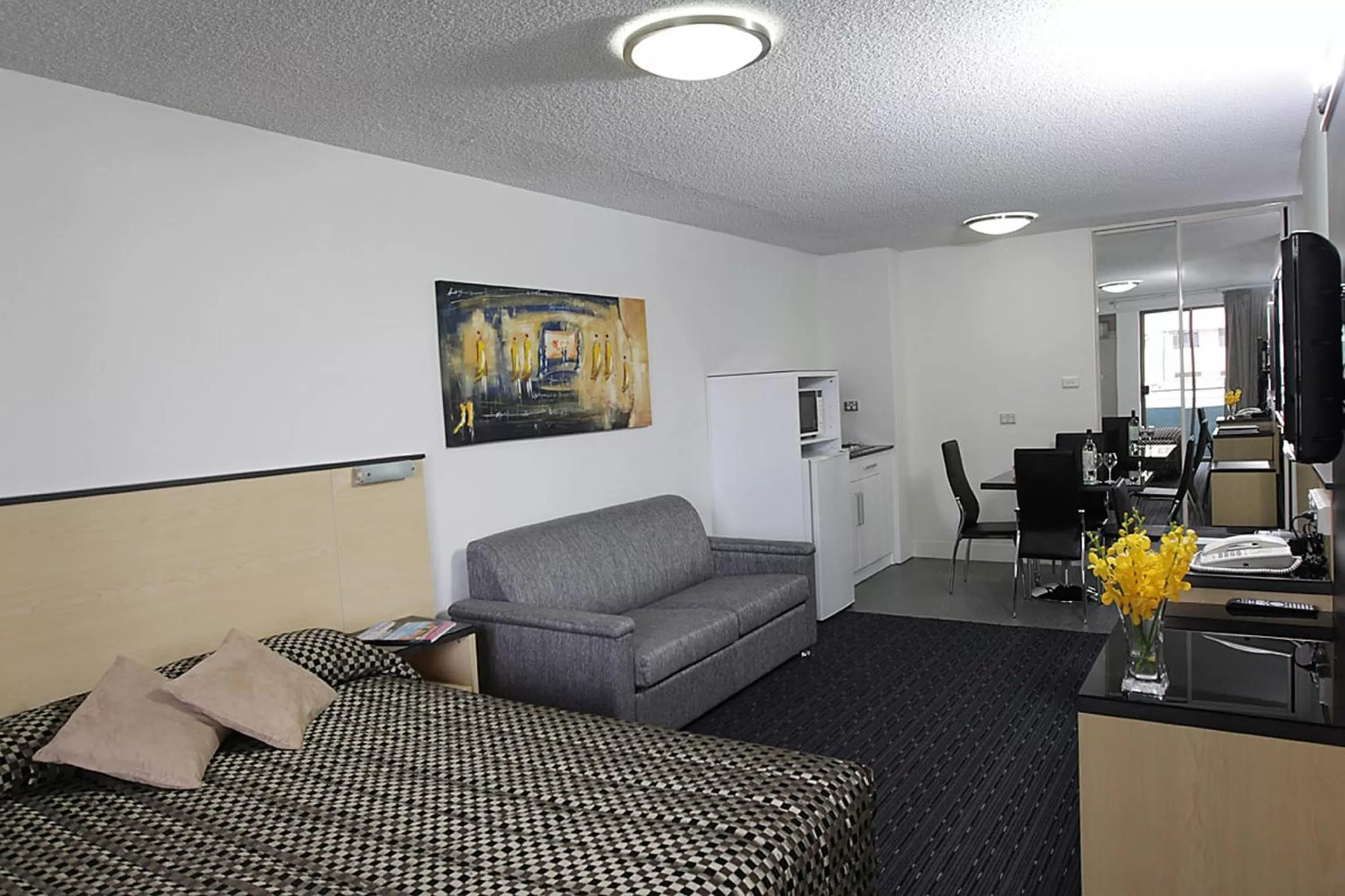 Photo of the whole room in Comfort Inn & Suites Goodearth Perth