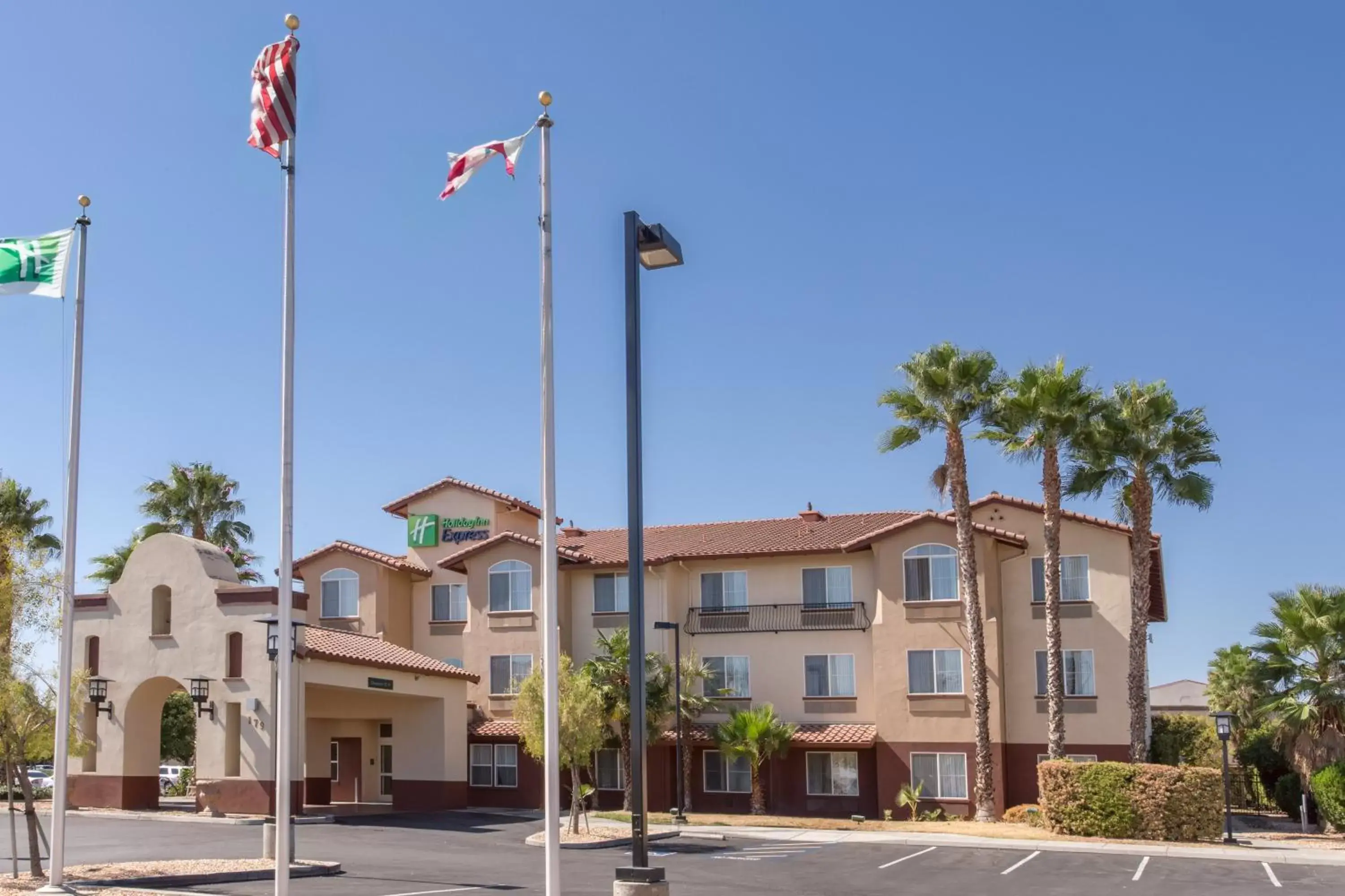 Property Building in Holiday Inn Express Hotel & Suites Manteca, an IHG Hotel