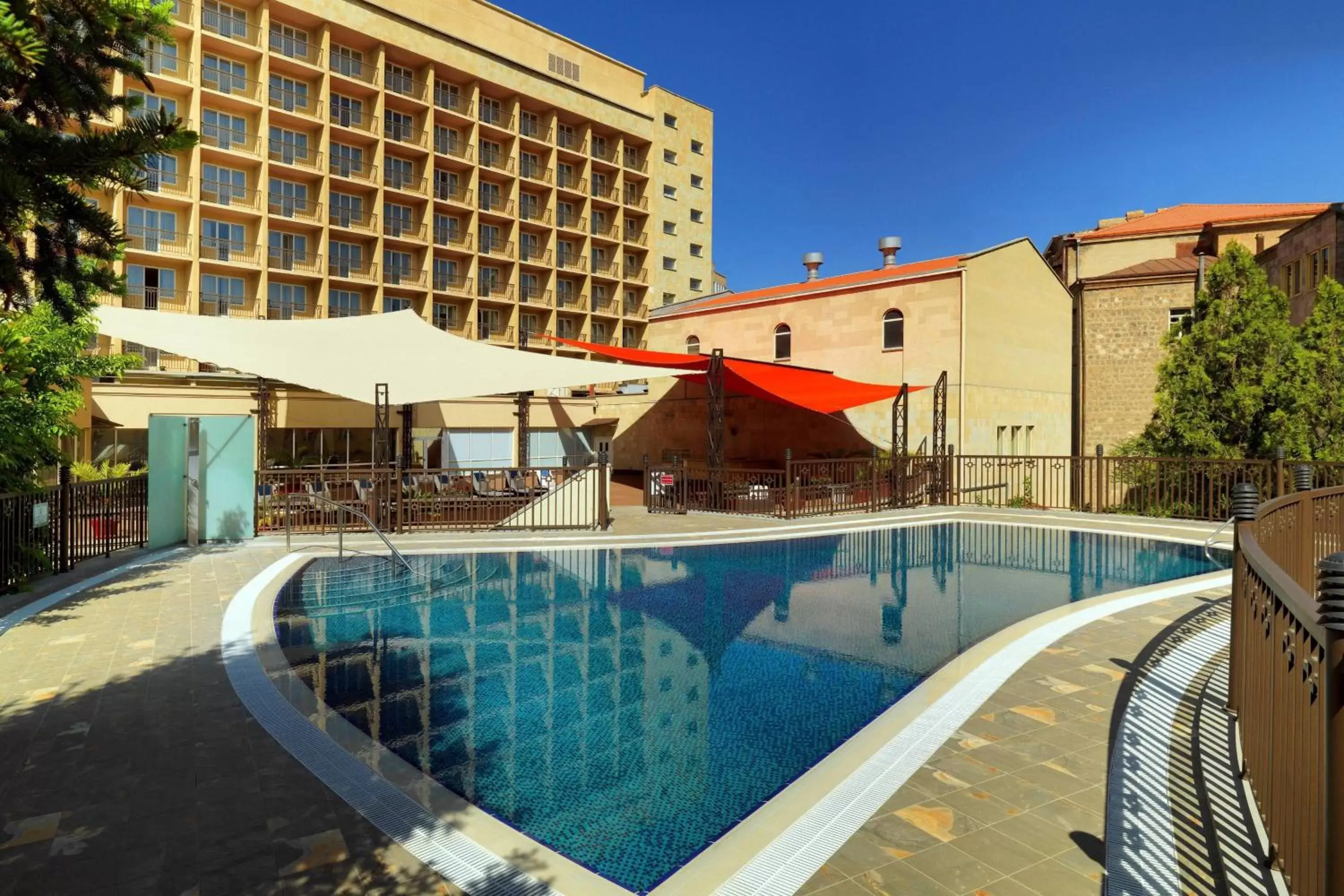 Swimming pool, Property Building in Armenia Marriott Hotel Yerevan