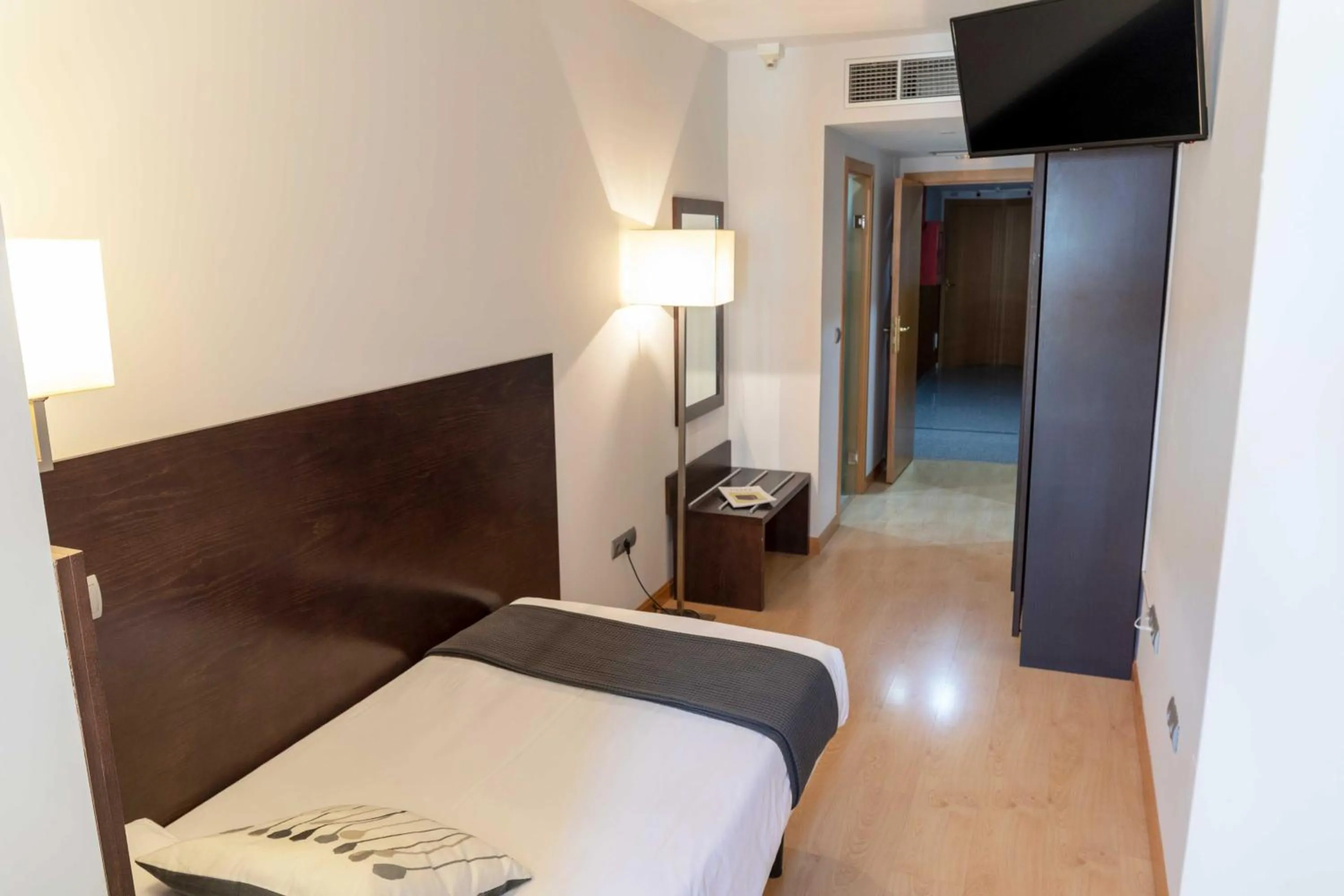 Bed in Hotel Alda Cardeña