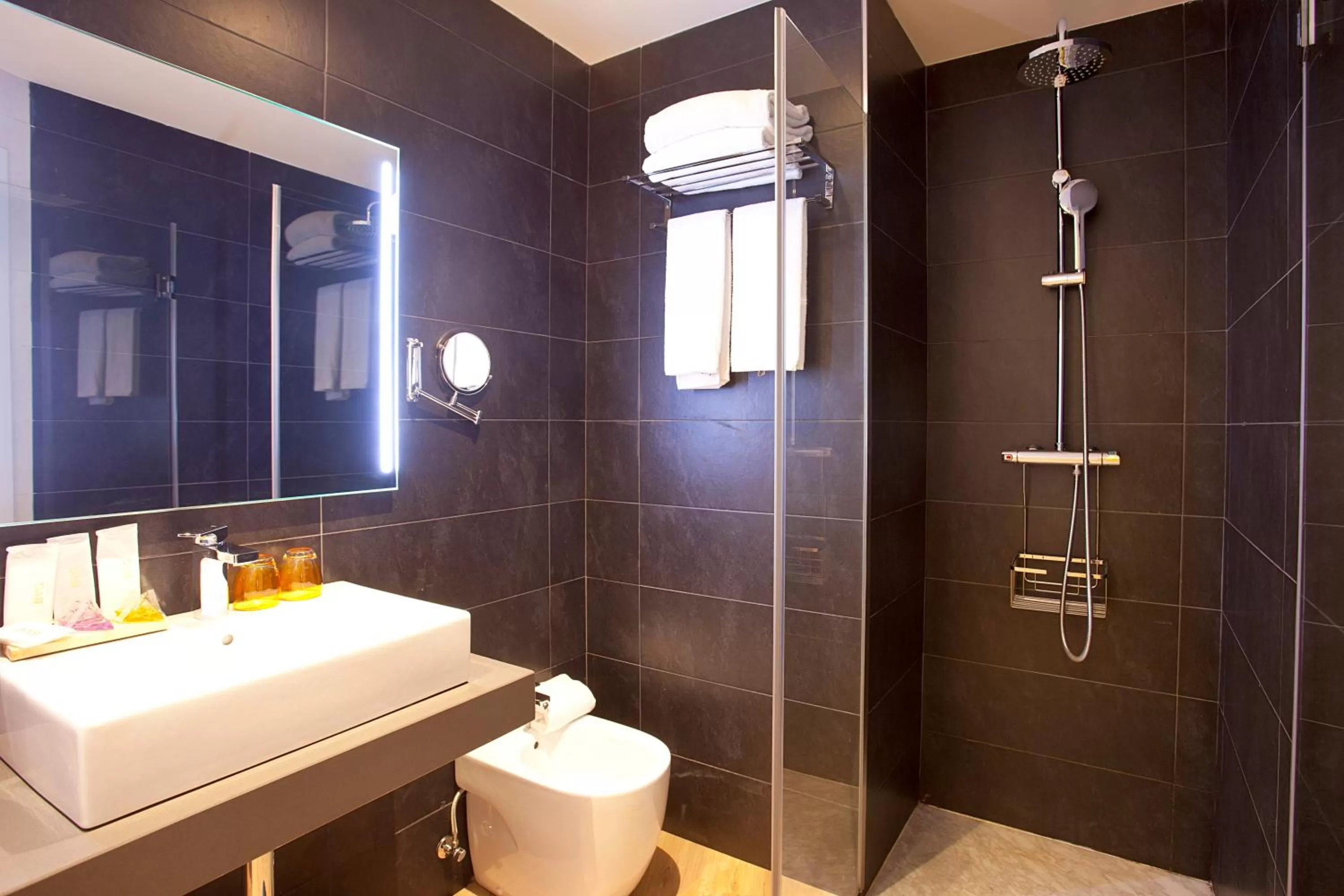 Hotel Pompaelo Plaza del Ayuntamiento & Spa