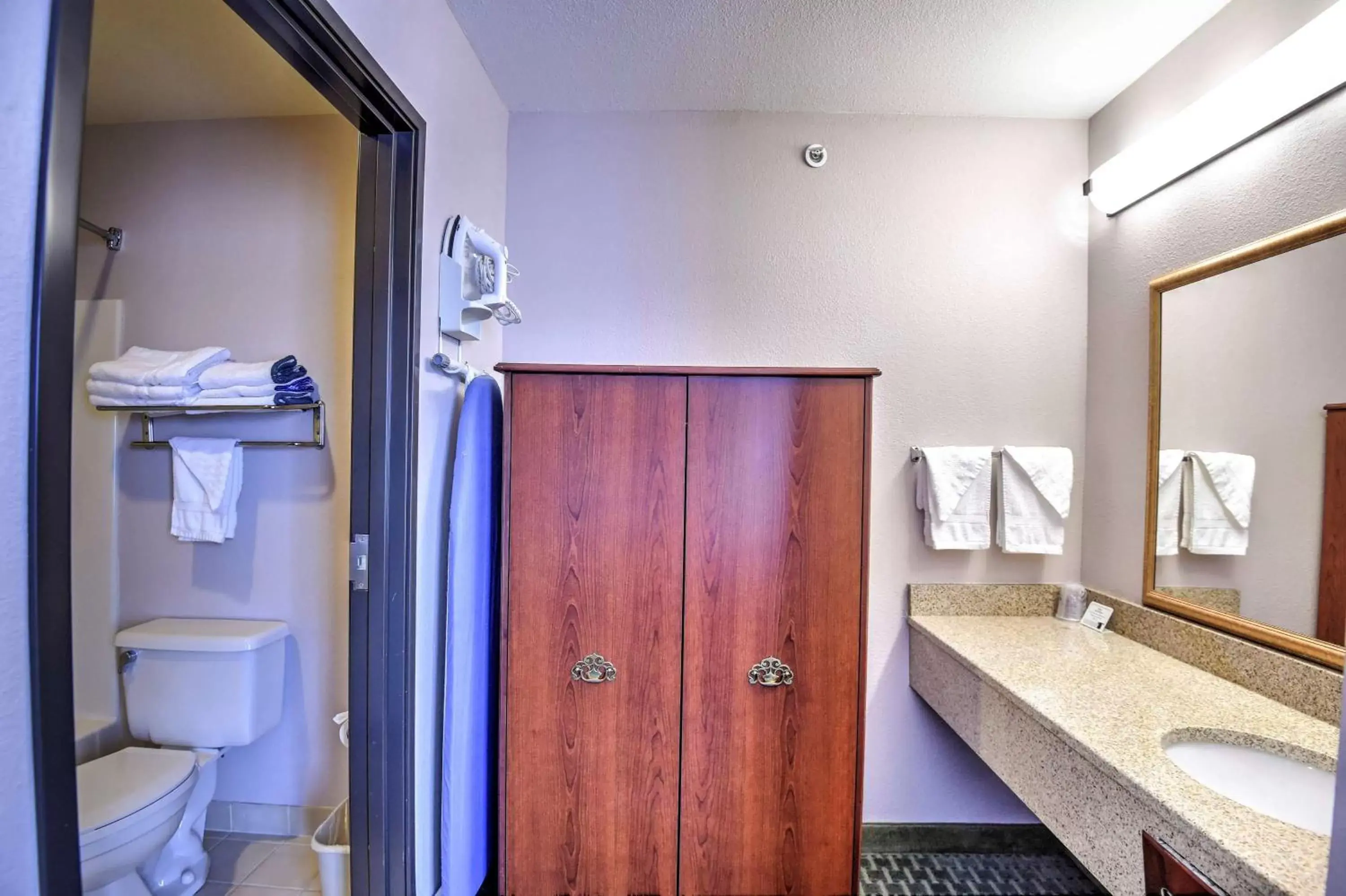 Bathroom in SureStay Hotel by Best Western Ottawa