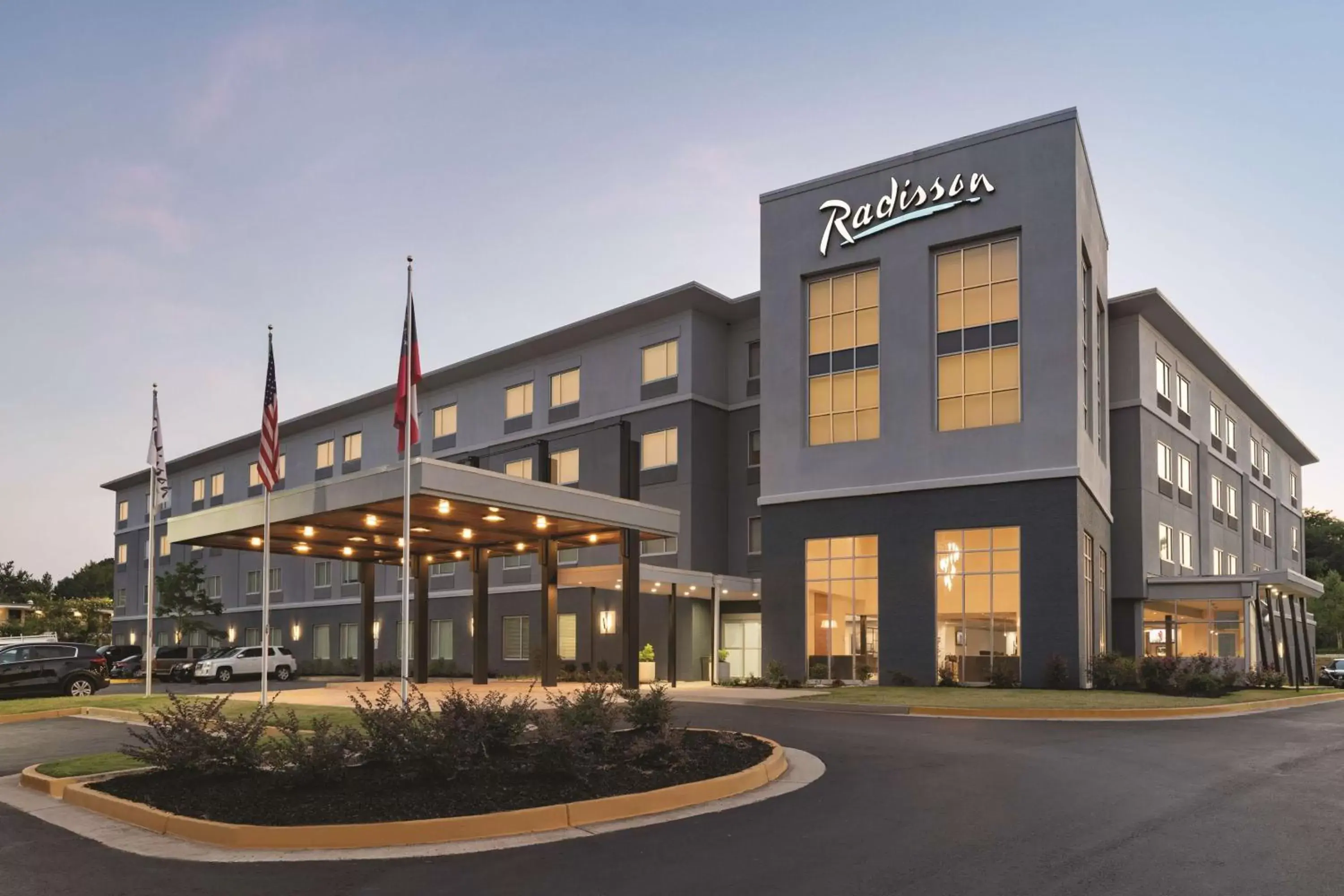Property Building in Radisson Hotel Atlanta Airport