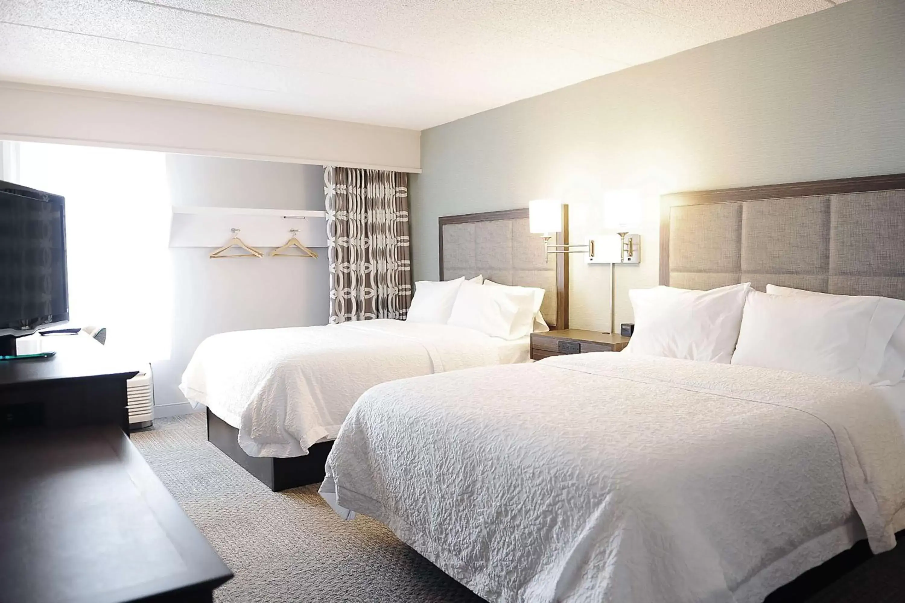 Bedroom, Bed in DoubleTree by Hilton Dulles Airport-Sterling