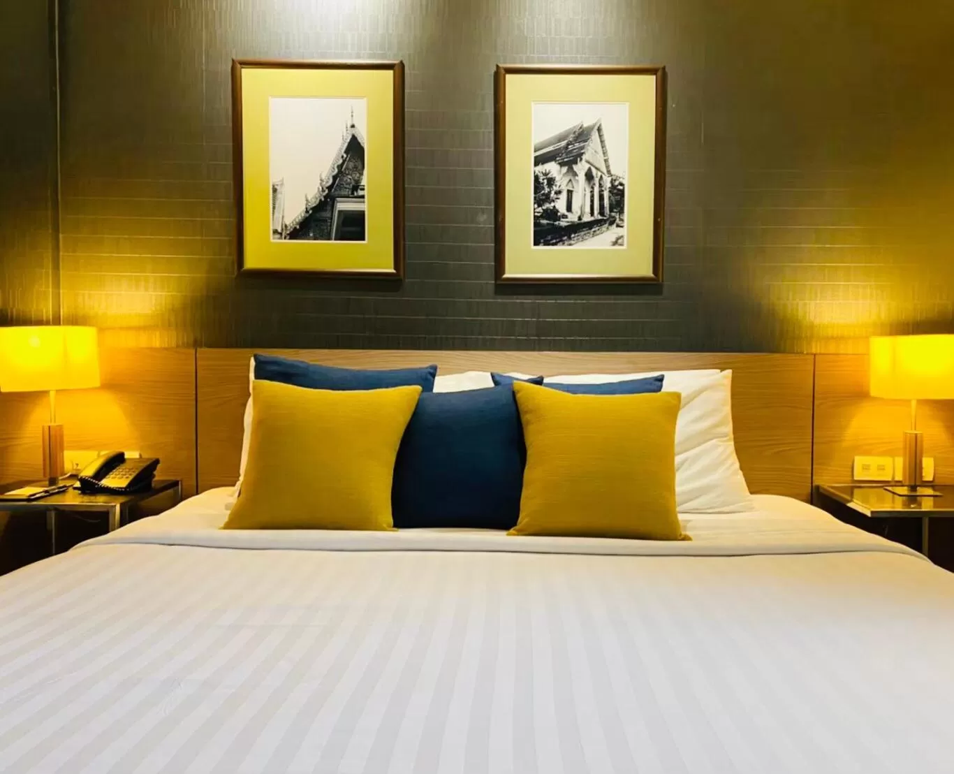 Bed in Alt Hotel Nana by UHG