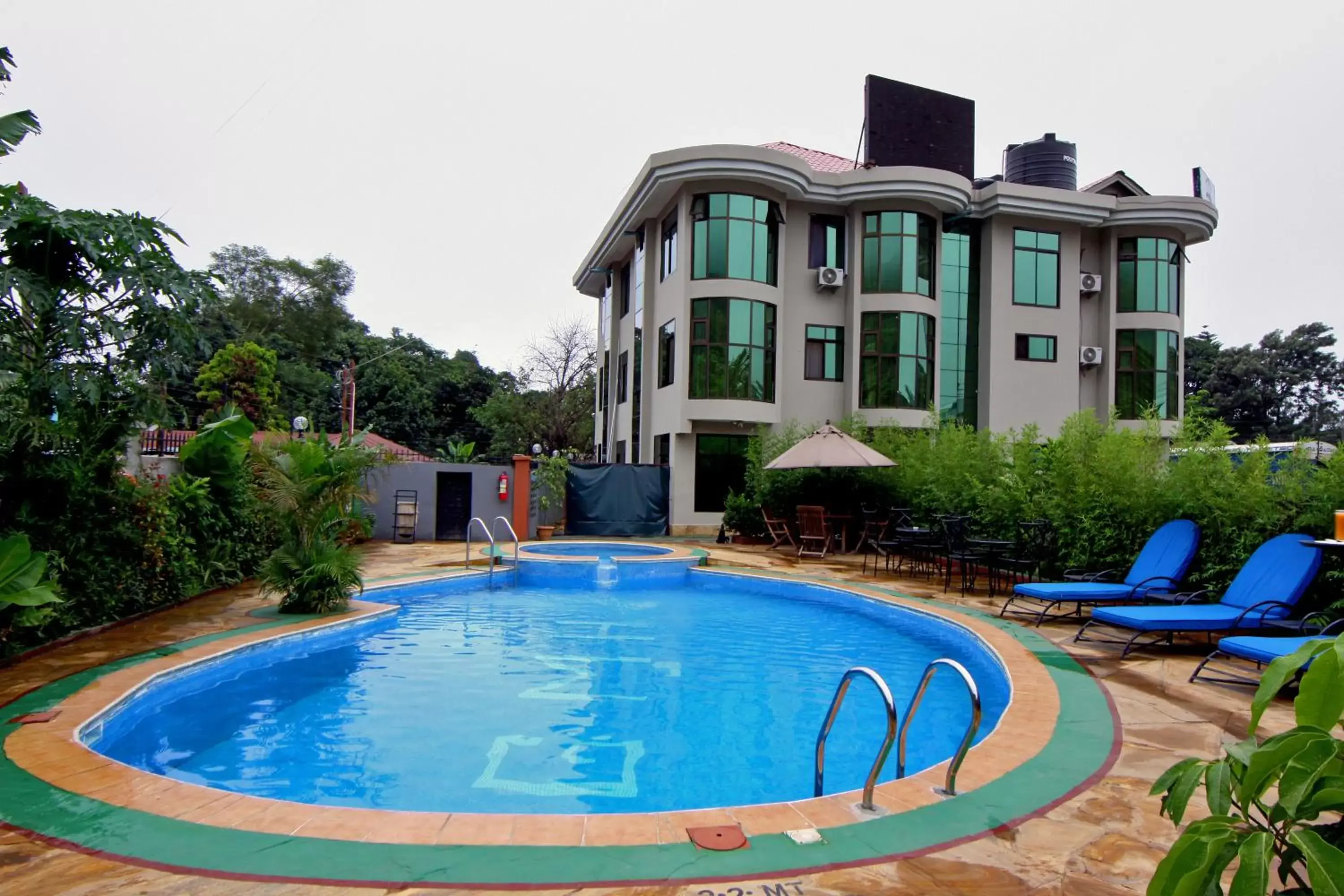 Swimming pool, Property Building in Green Mountain Hotel