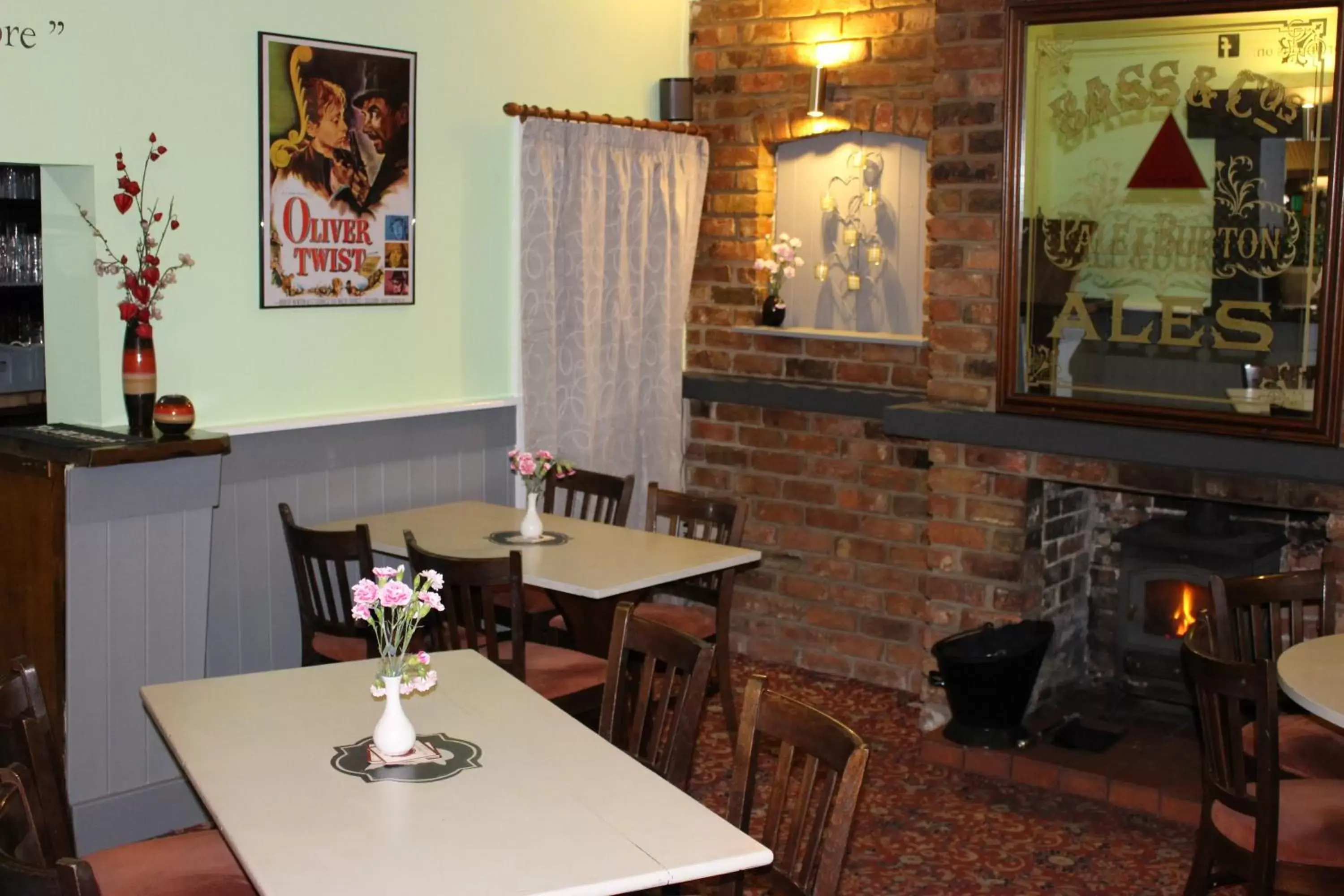 Restaurant/Places to Eat in Oliver Twist Country Inn