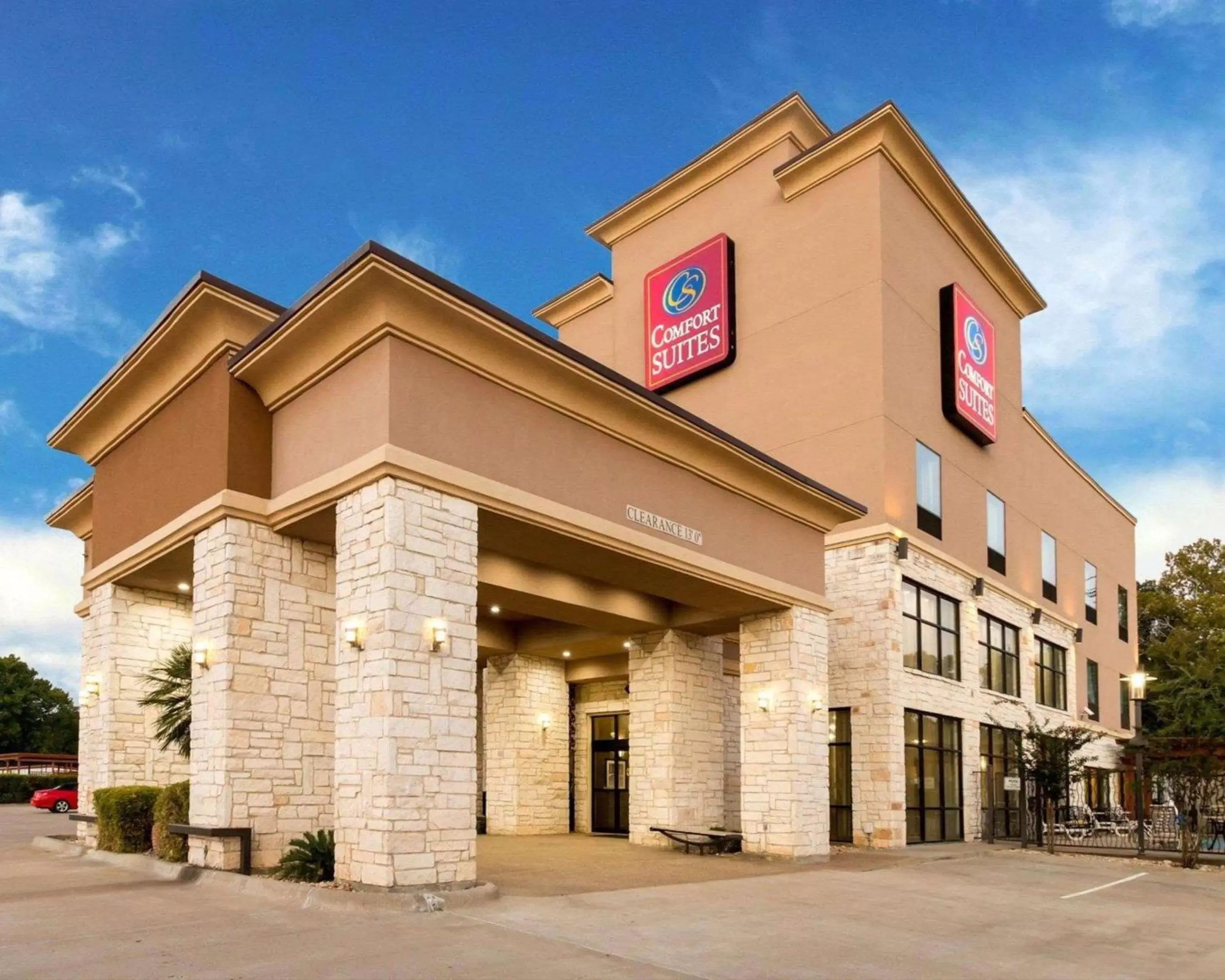 Property Building in Comfort Suites Jewett