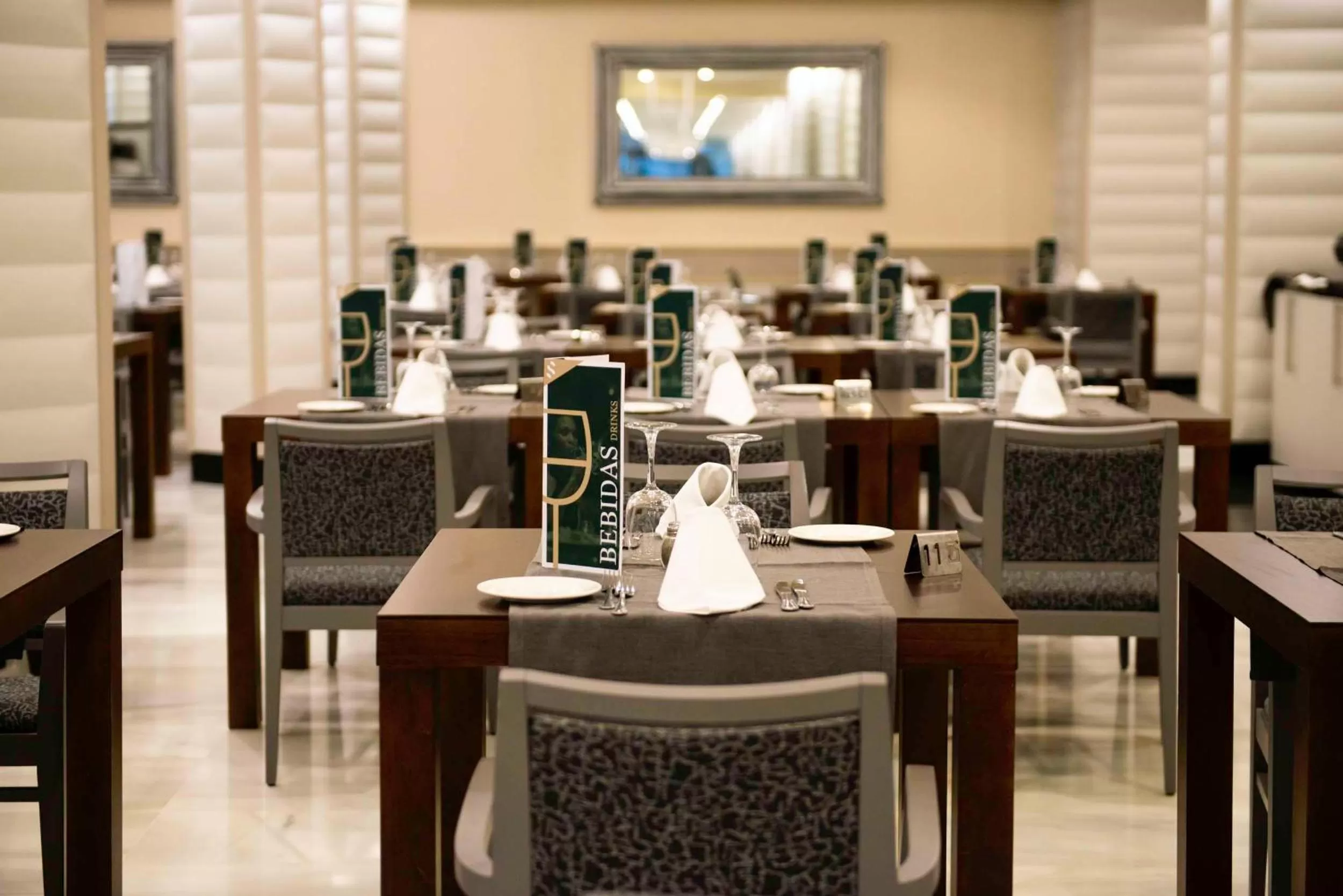 Restaurant/places to eat in Spring Hotel Vulcano