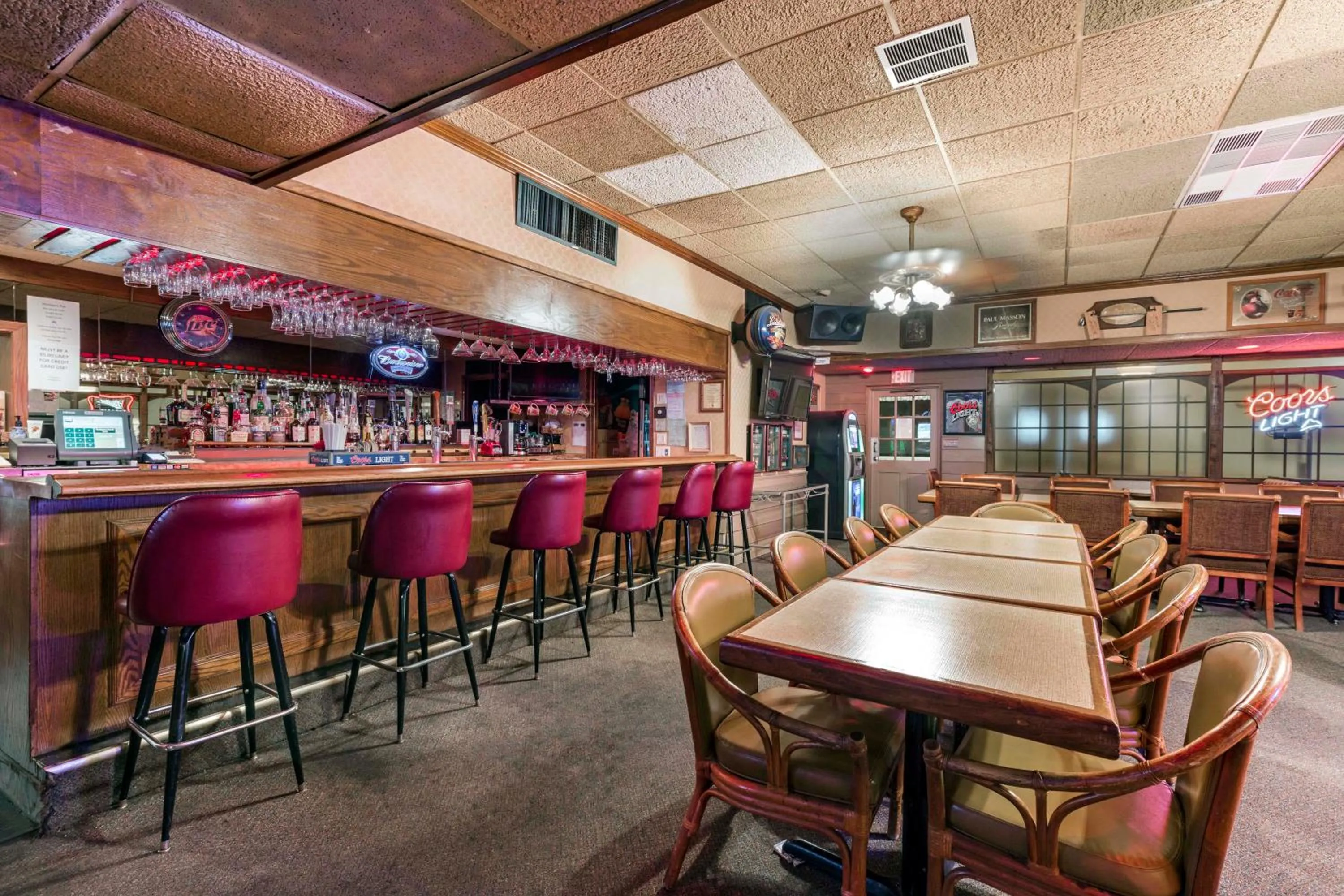 Lamplighter Inn and Suites - North