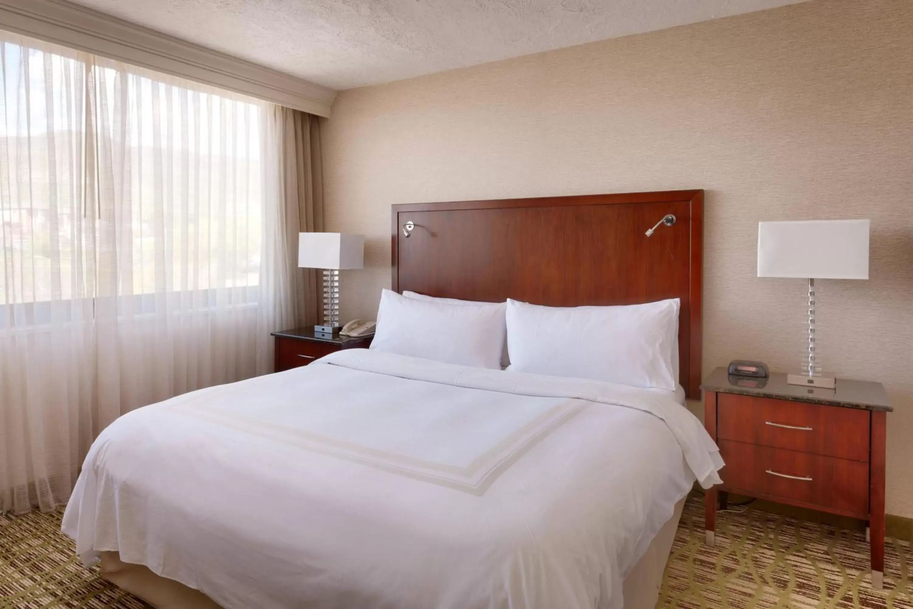 Photo of the whole room, Bed in Salt Lake City Marriott University Park