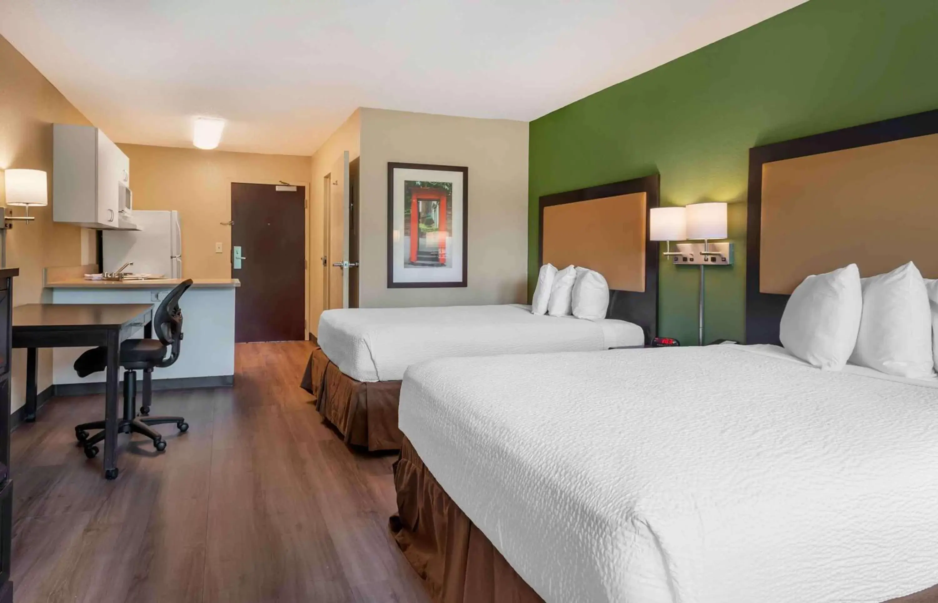 Bedroom, Bed in Extended Stay America Suites - Philadelphia - Cherry Hill