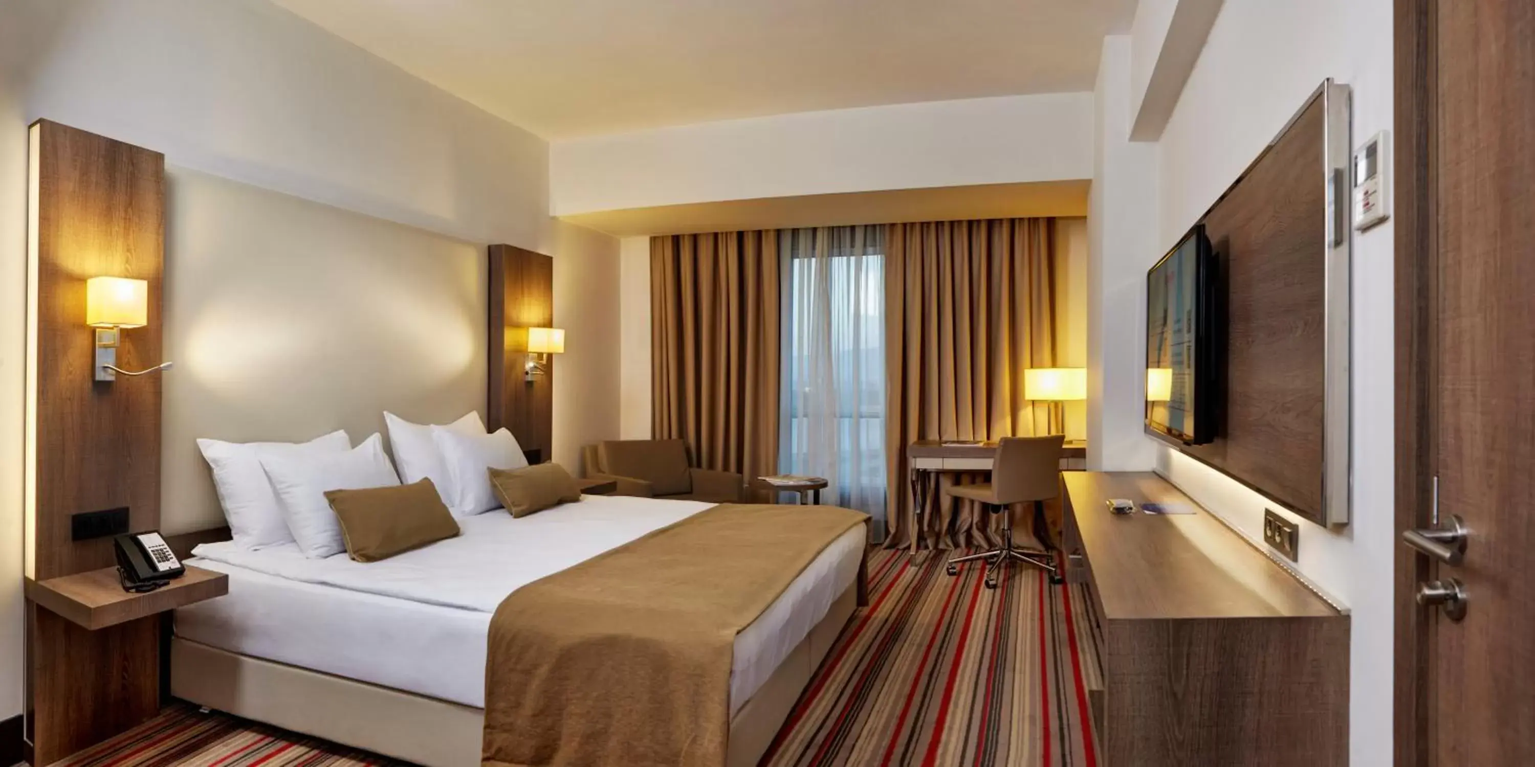 Bed in Ramada Plaza By Wyndham Izmir