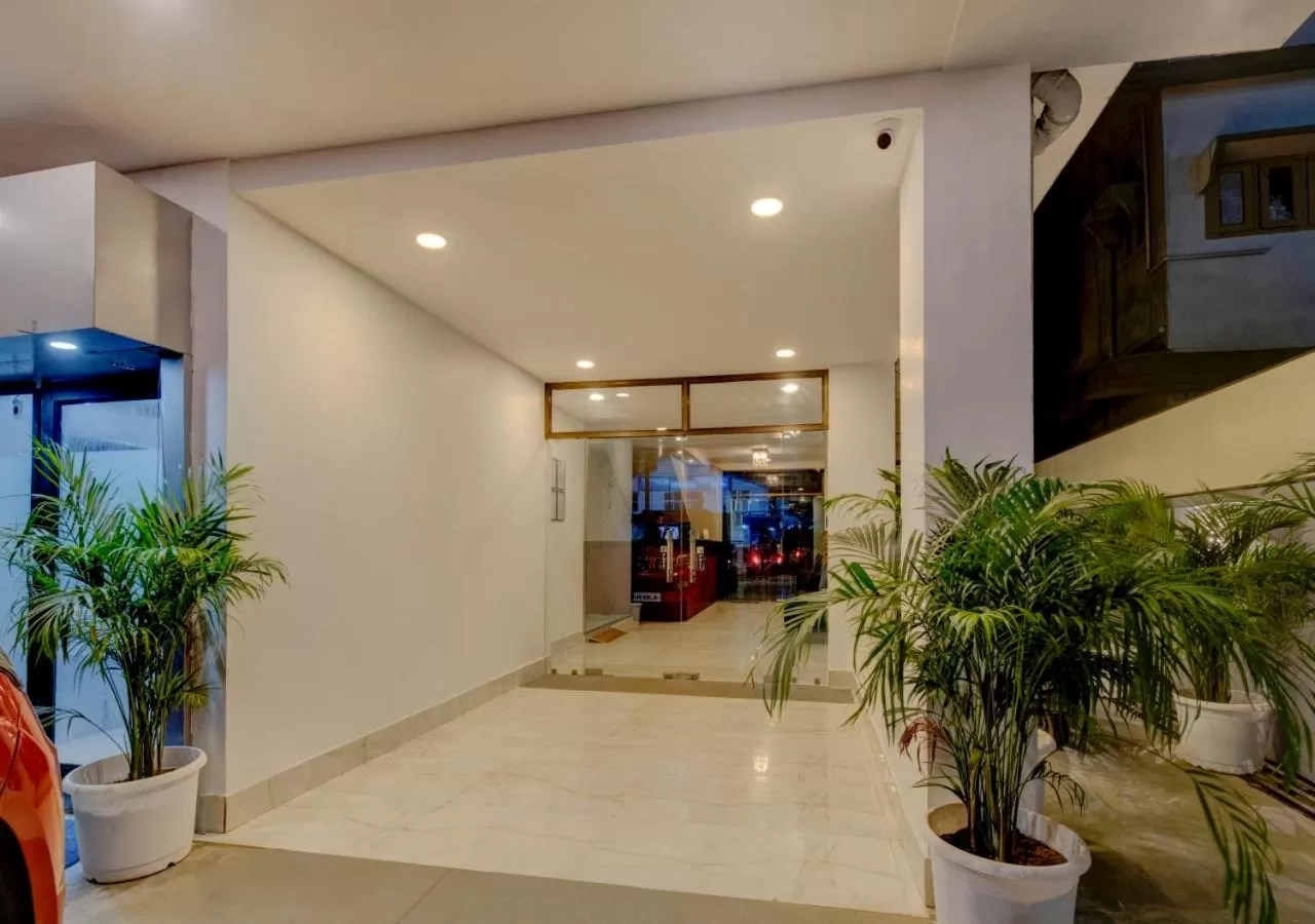 Facade/entrance, Lobby/Reception in Hotel Sai Rain Tree