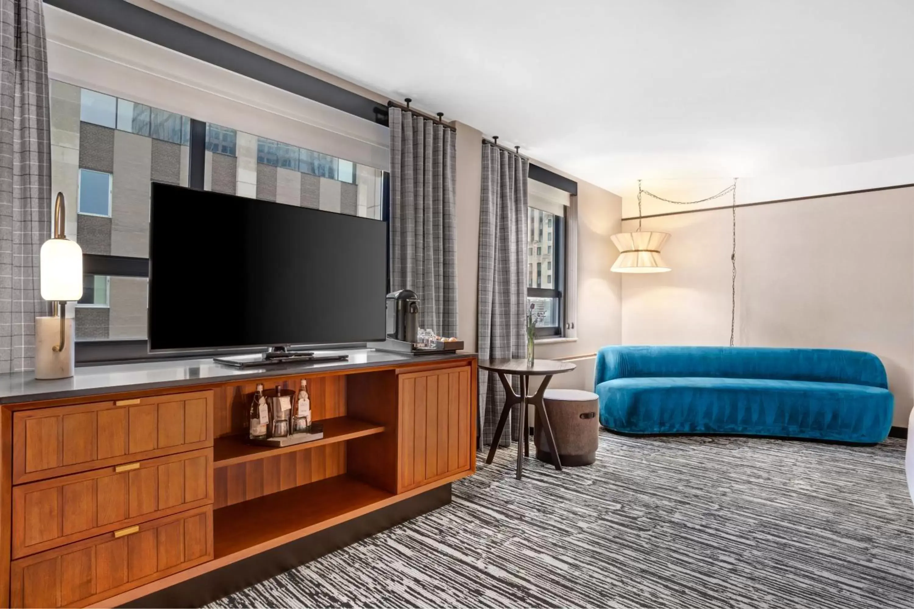 Bedroom, TV/Entertainment Center in Hotel Indigo - Minneapolis Downtown, an IHG Hotel