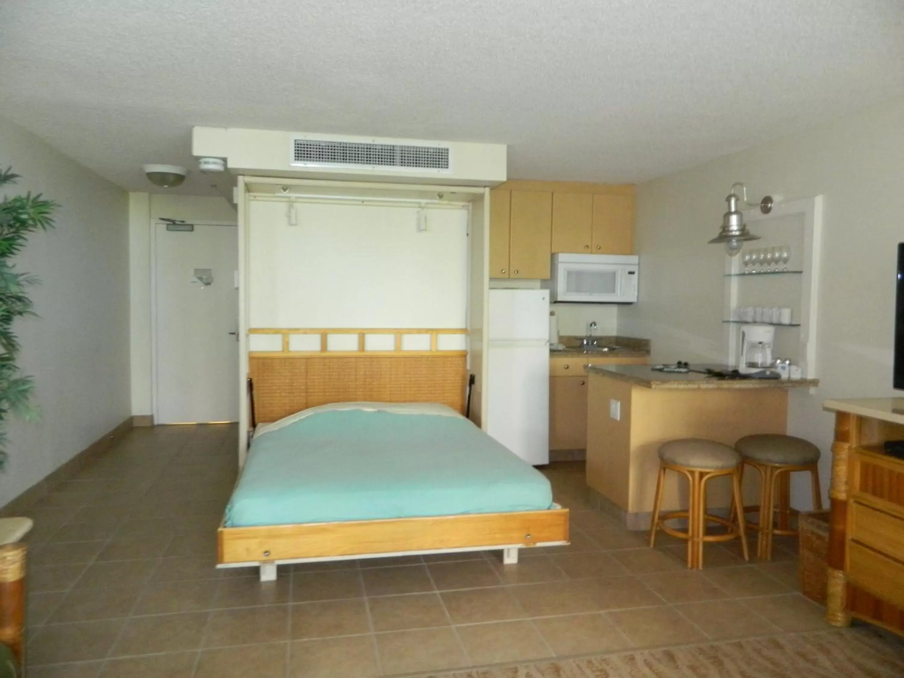 Bed in Kahana Beach Vacation Club