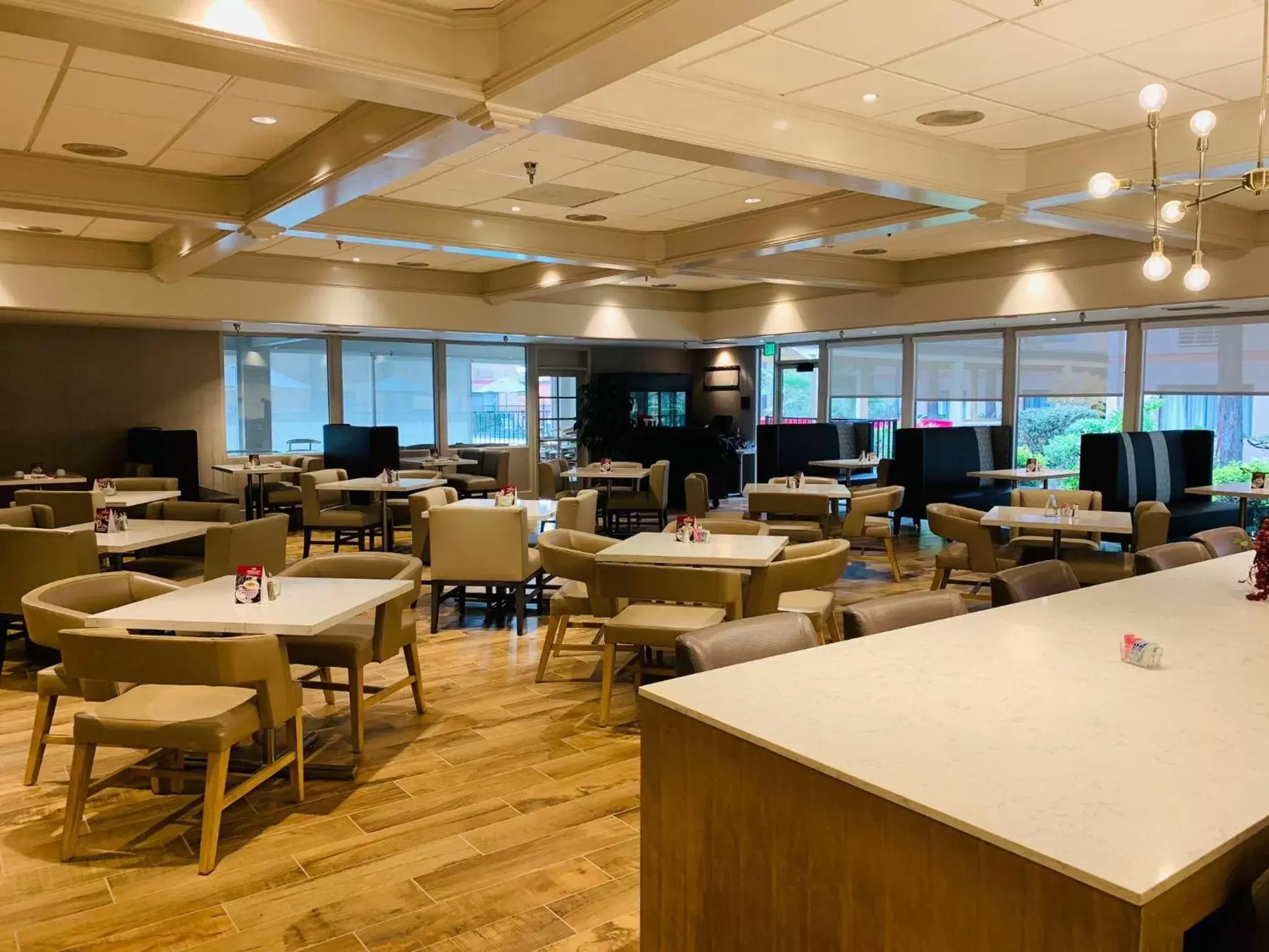 Restaurant/Places to Eat in Crowne Plaza Silicon Valley North - Union City, an IHG Hotel