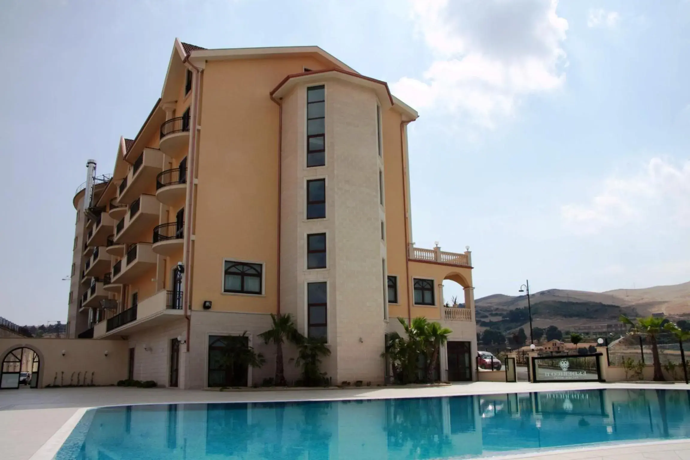 Facade/entrance, Property Building in Hotel Federico II