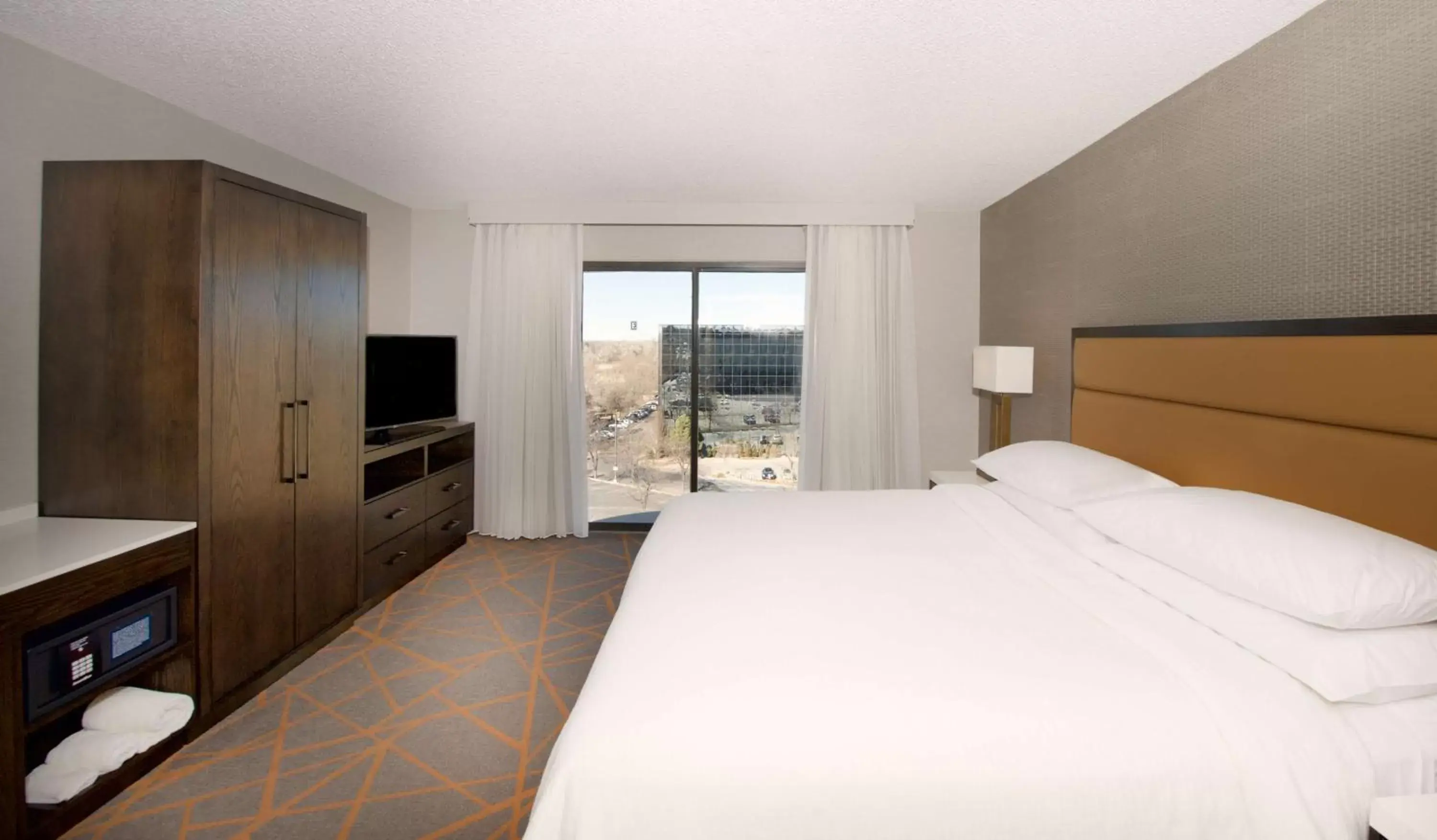 Bed in Embassy Suites by Hilton Denver Tech Center North