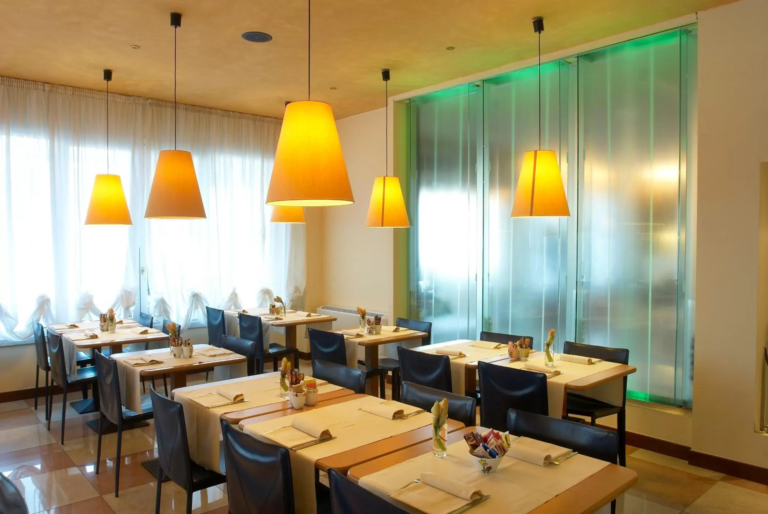 Lounge or bar, Restaurant/Places to Eat in Best Western Hotel Tre Torri