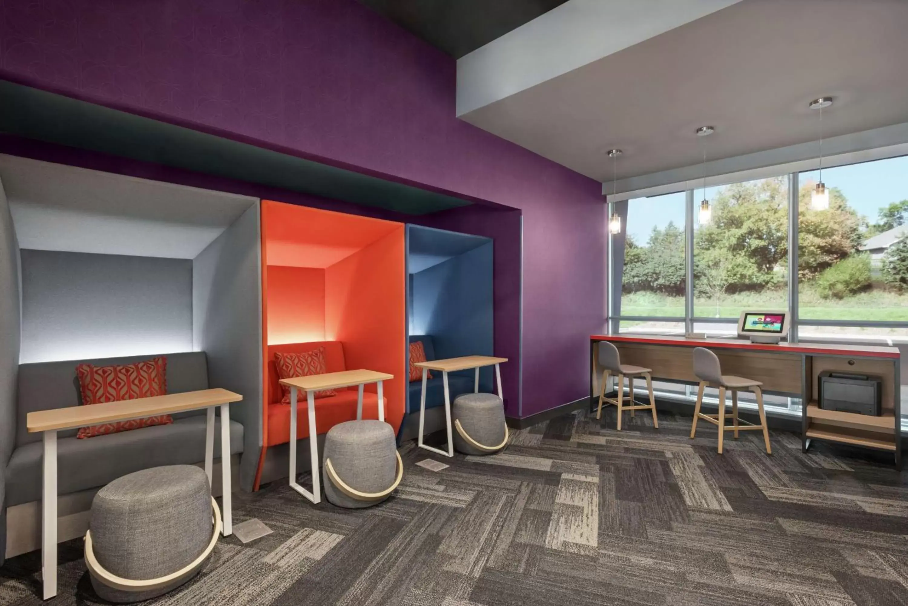 Lobby or reception in Tru By Hilton Duluth Mall Area Lobby or reception in Tru By Hilton Duluth Mall Area