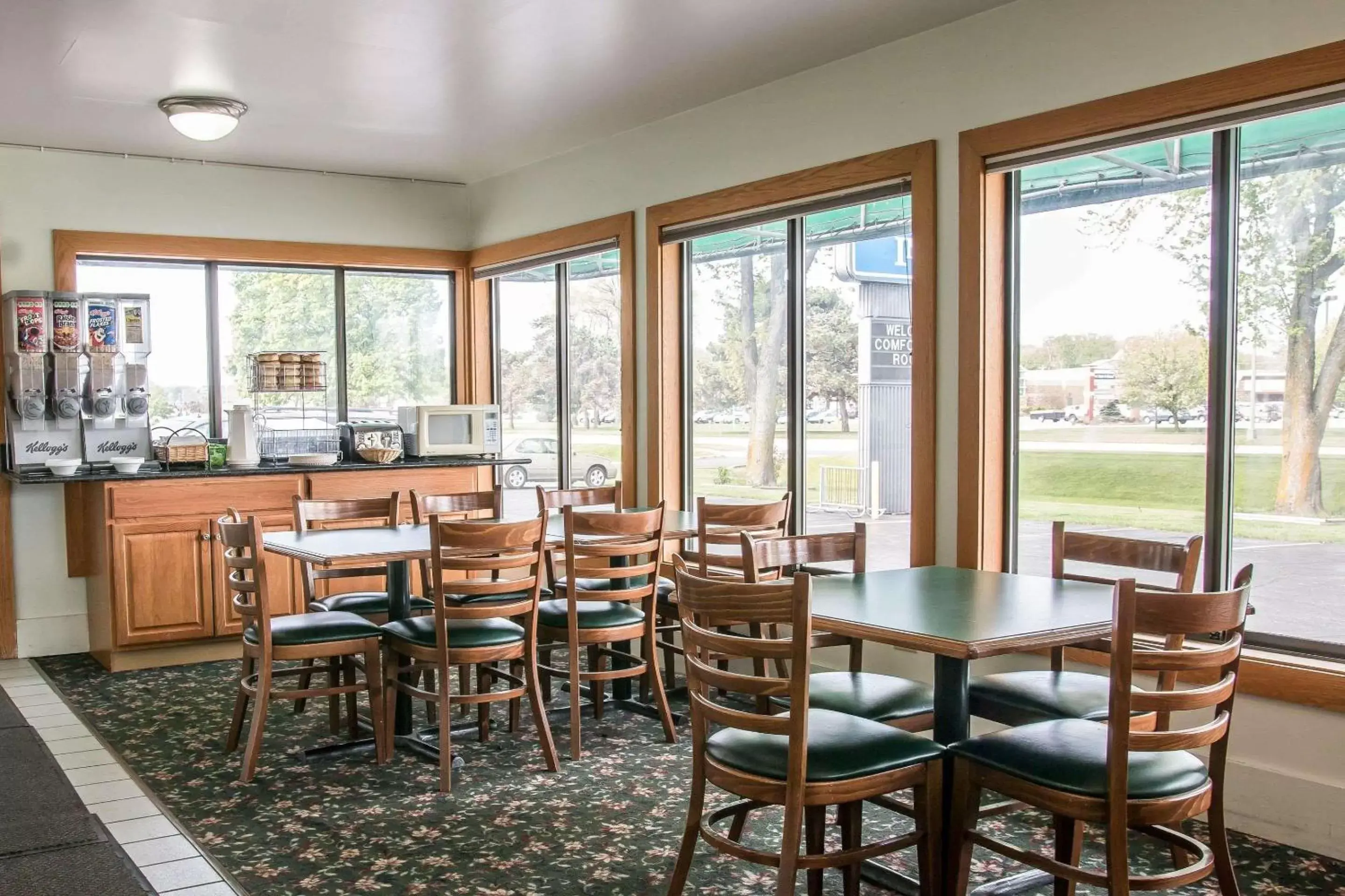 Restaurant/Places to Eat in Rodeway Inn Grand Haven