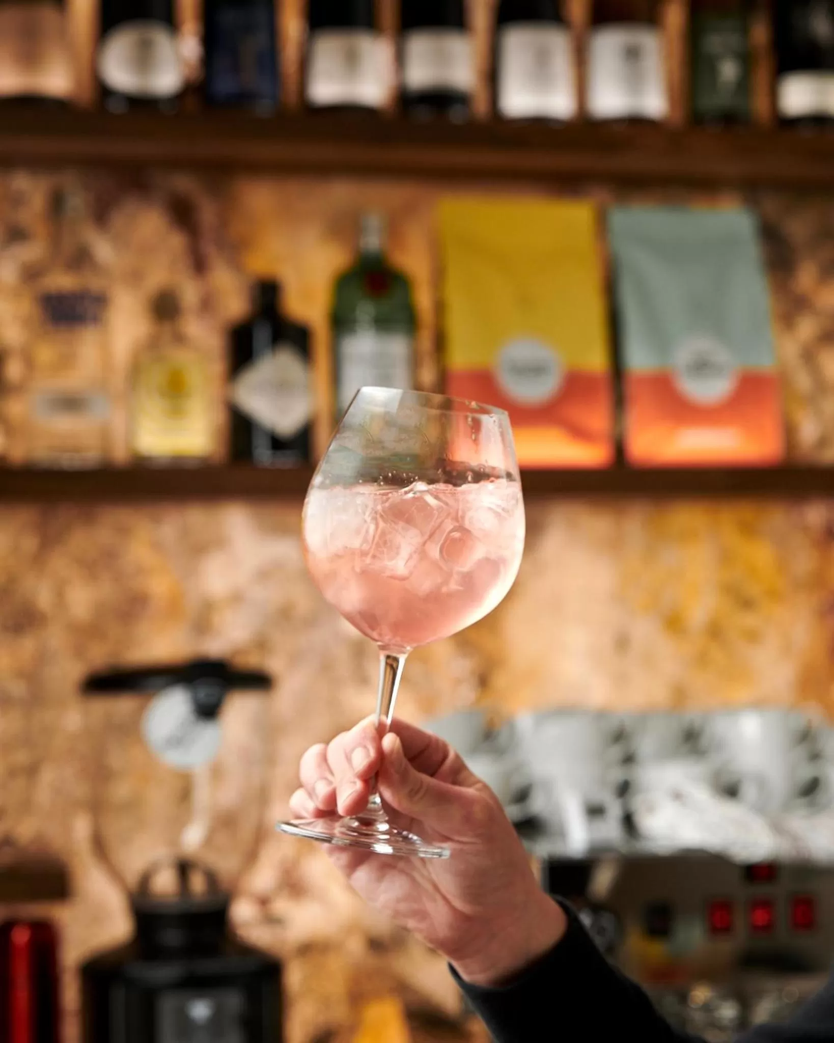 Restaurant/places to eat in Hotel Nerudova 211