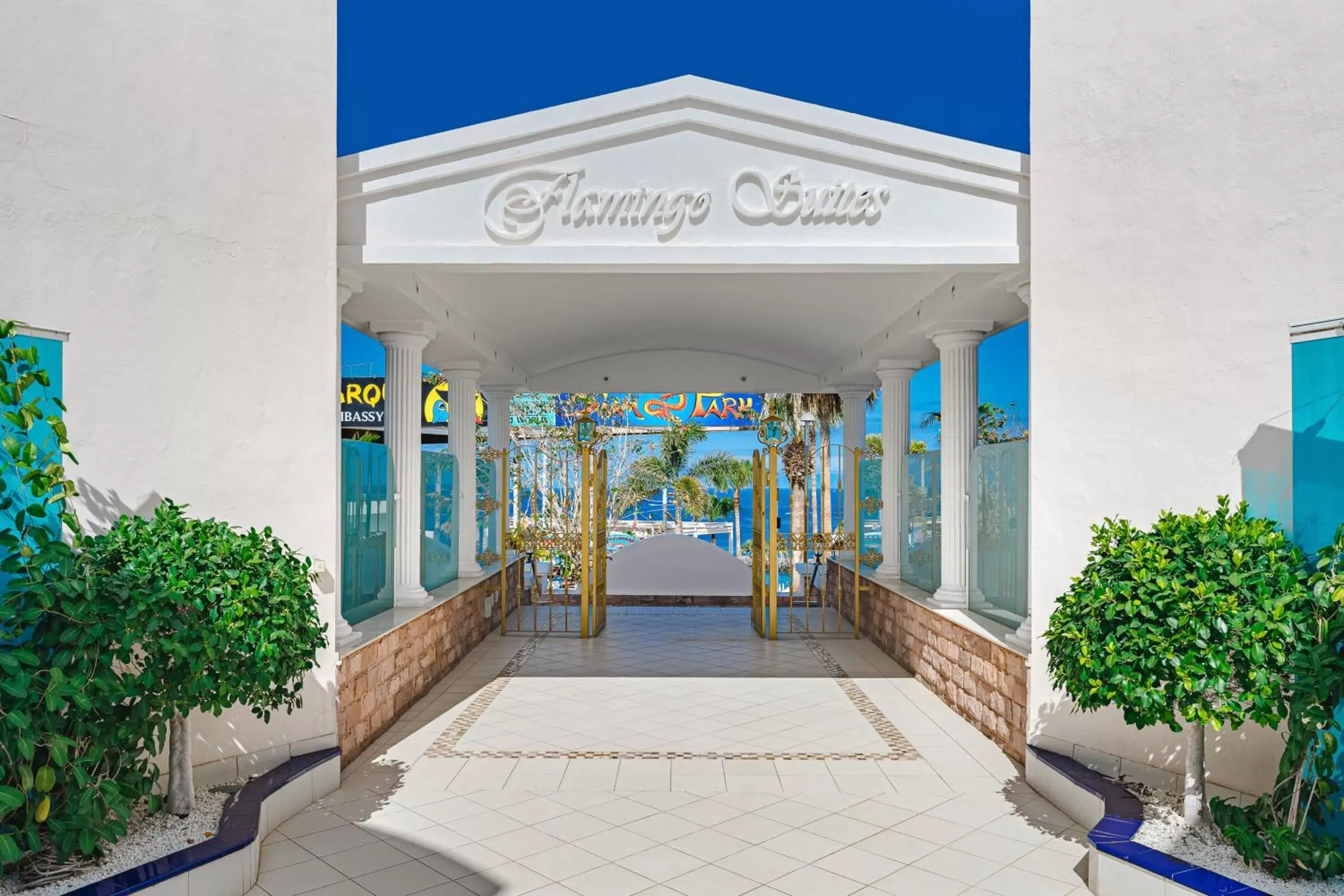 Lobby or reception in Flamingo Suites Boutique Hotel