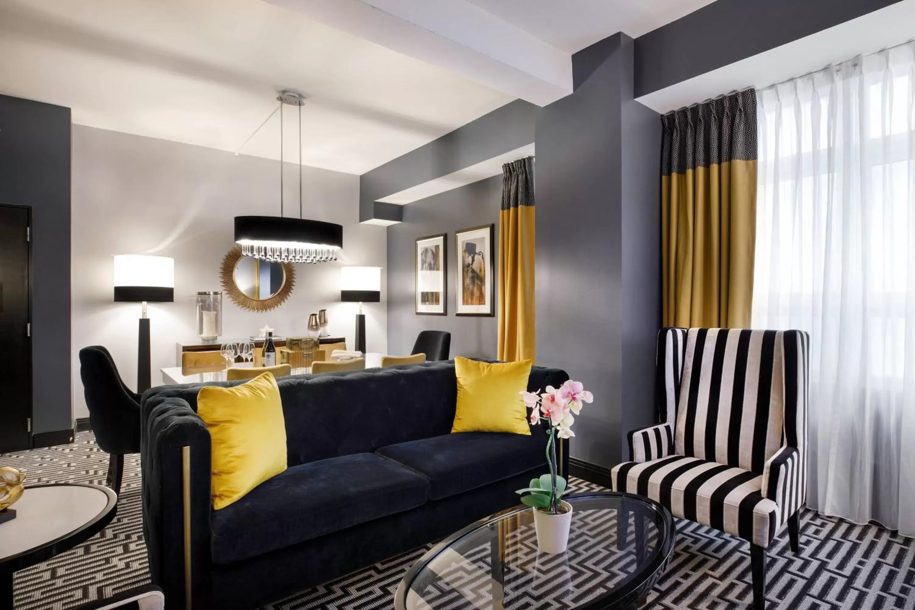 Living room, Seating Area in Hotel Metro, Autograph Collection