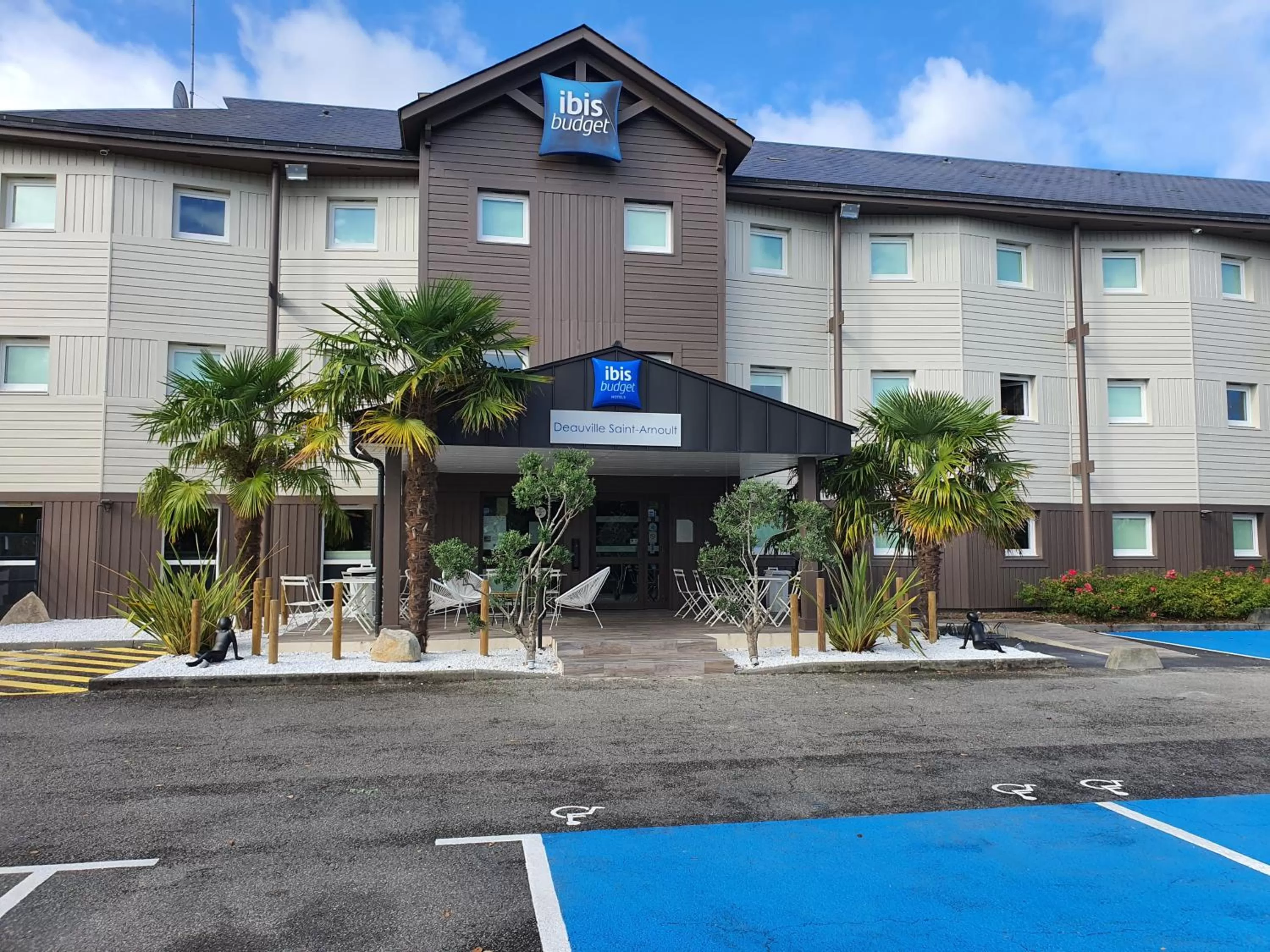 Property building in Hotel Ibis Budget Deauville