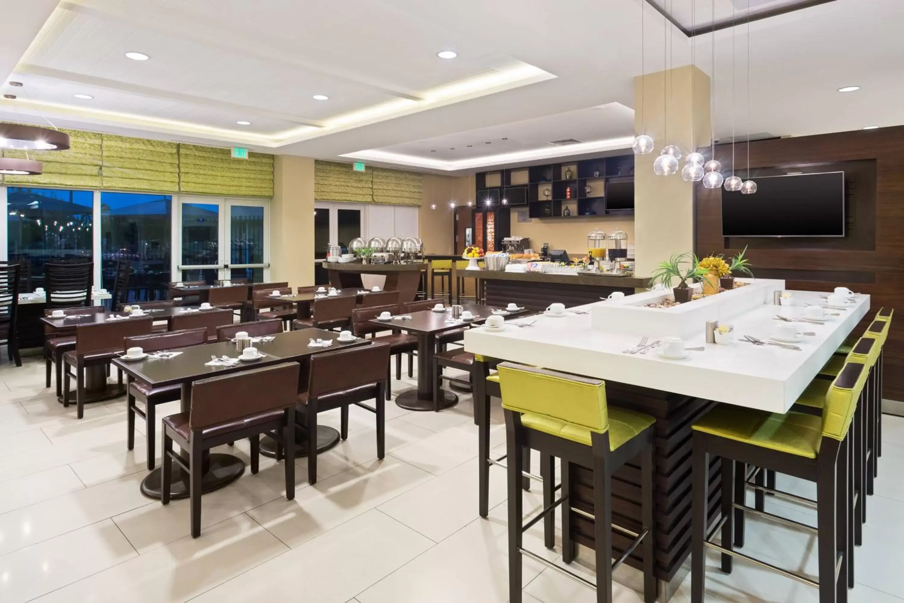 Restaurant/Places to Eat in Courtyard by Marriott Kingston, Jamaica