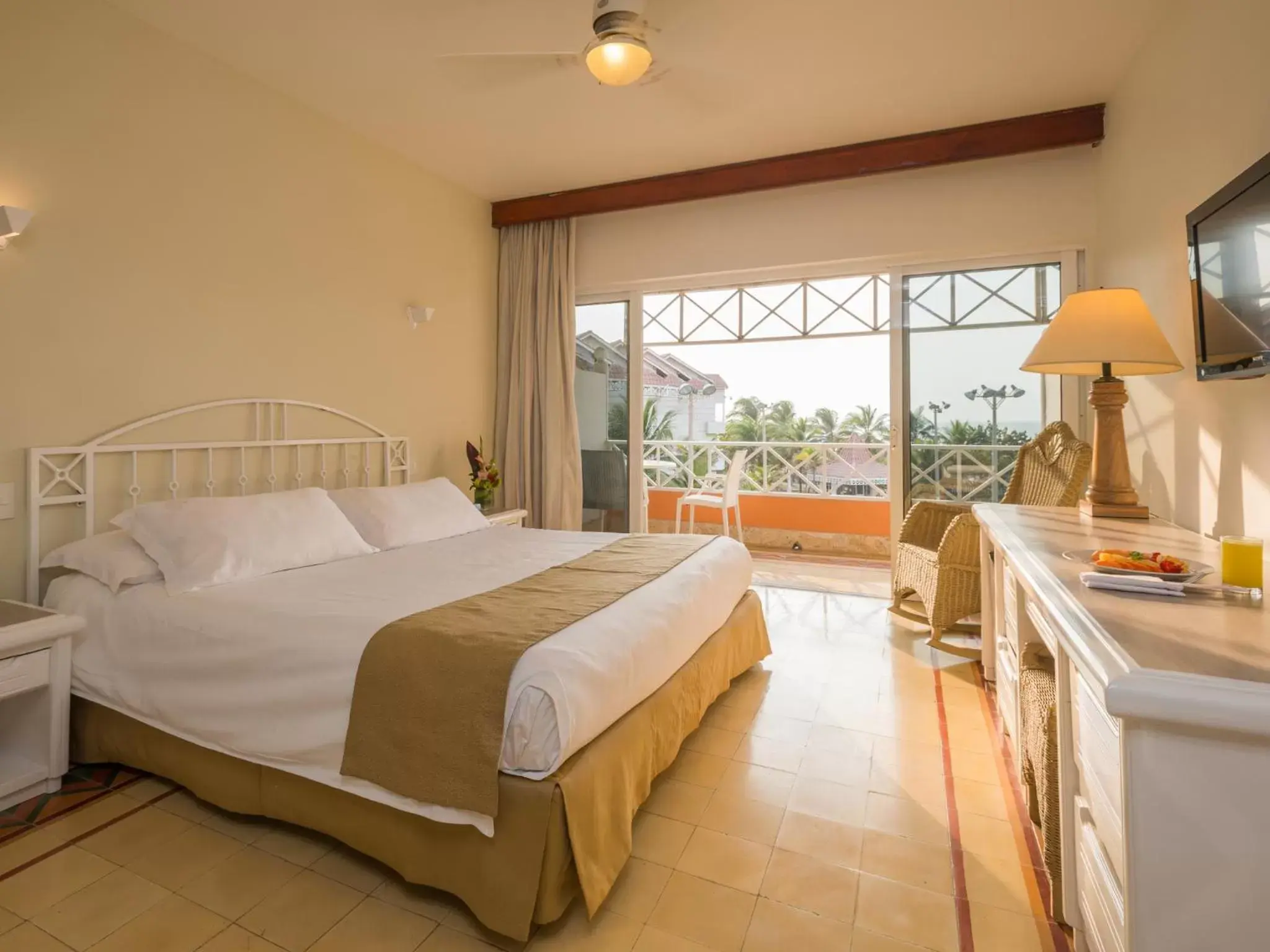 Bed in Hotel Las Americas Casa de Playa