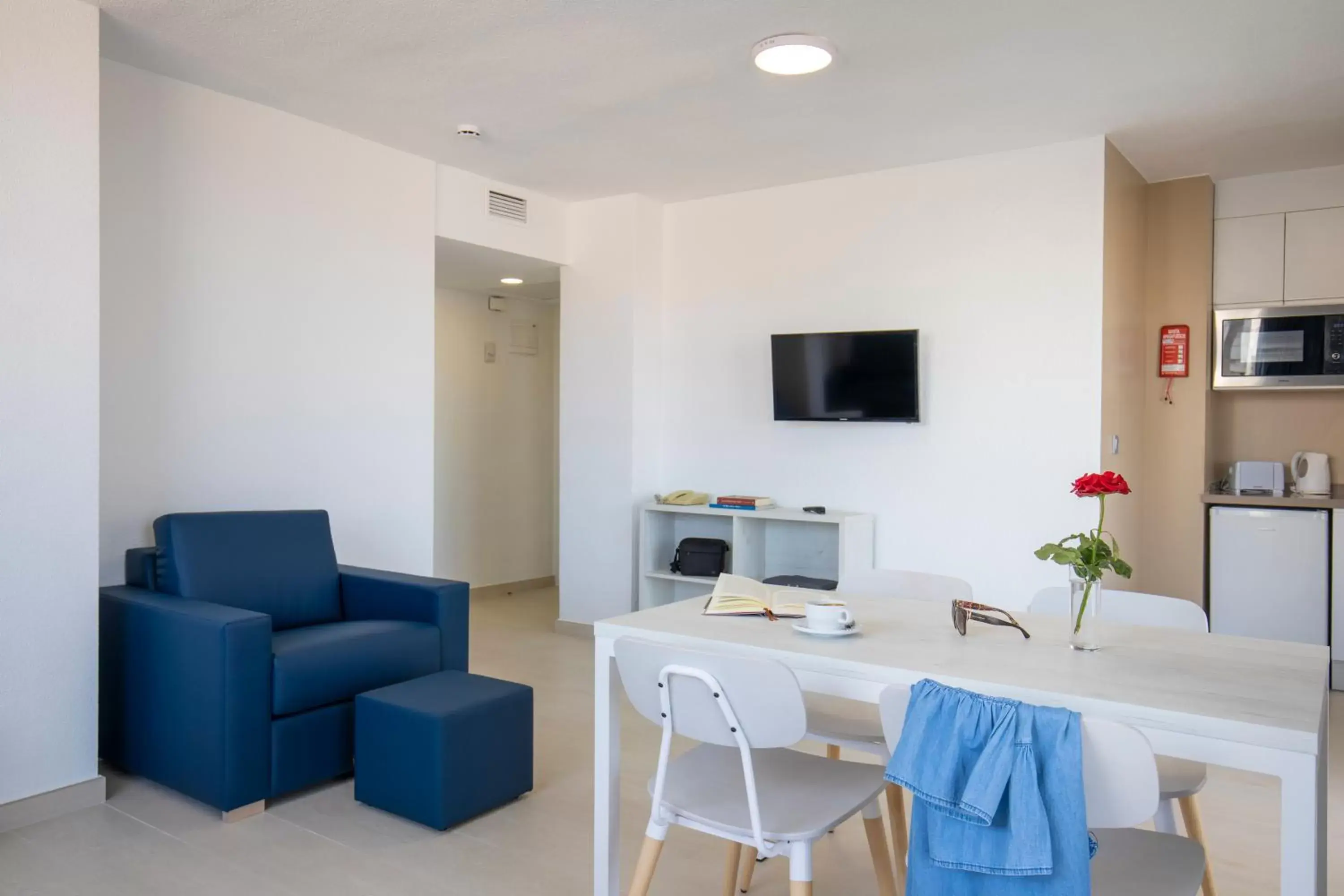 One-Bedroom Suite Apartment in Aparthotel BCL Levante Lux