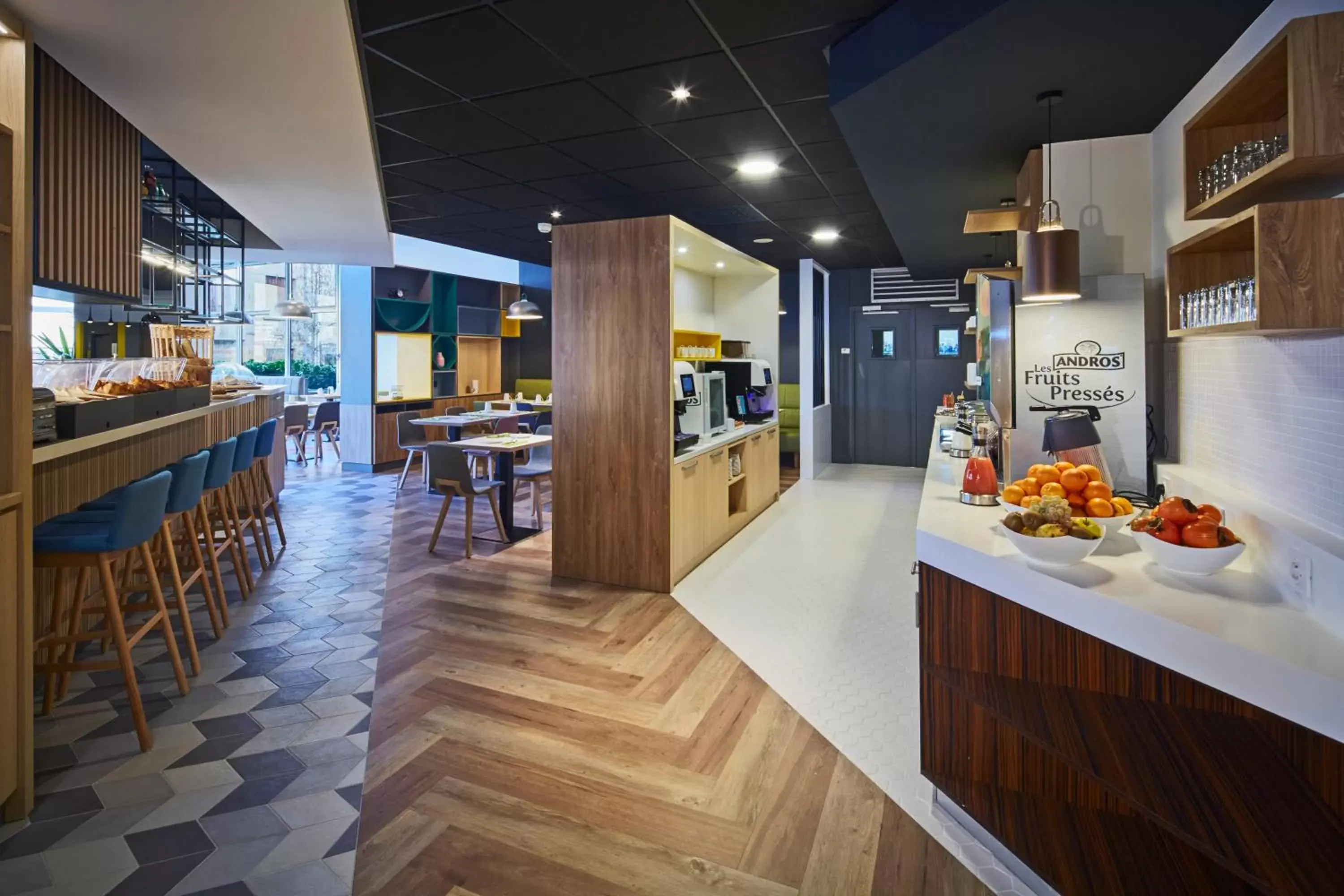 Breakfast, Restaurant/Places to Eat in Holiday Inn Clermont Ferrand Centre, an IHG Hotel
