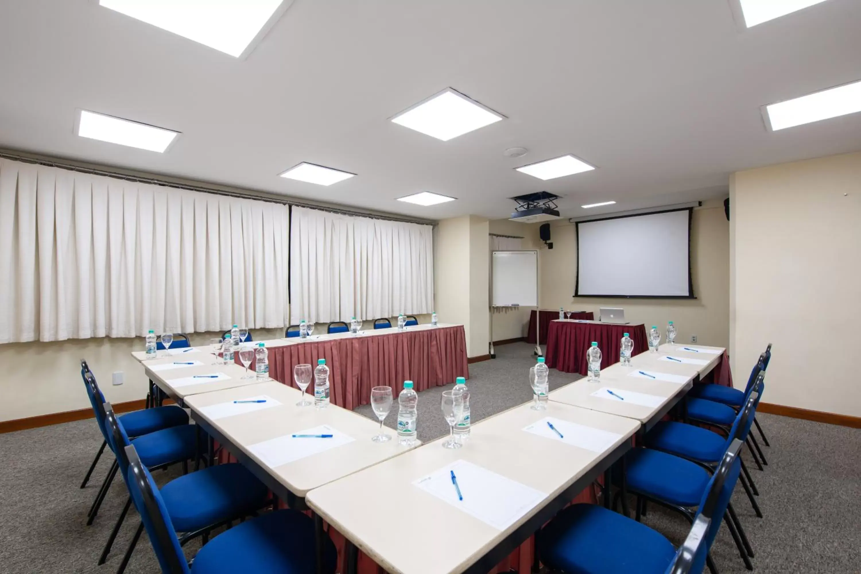 Meeting/conference room in Slaviero Vitória