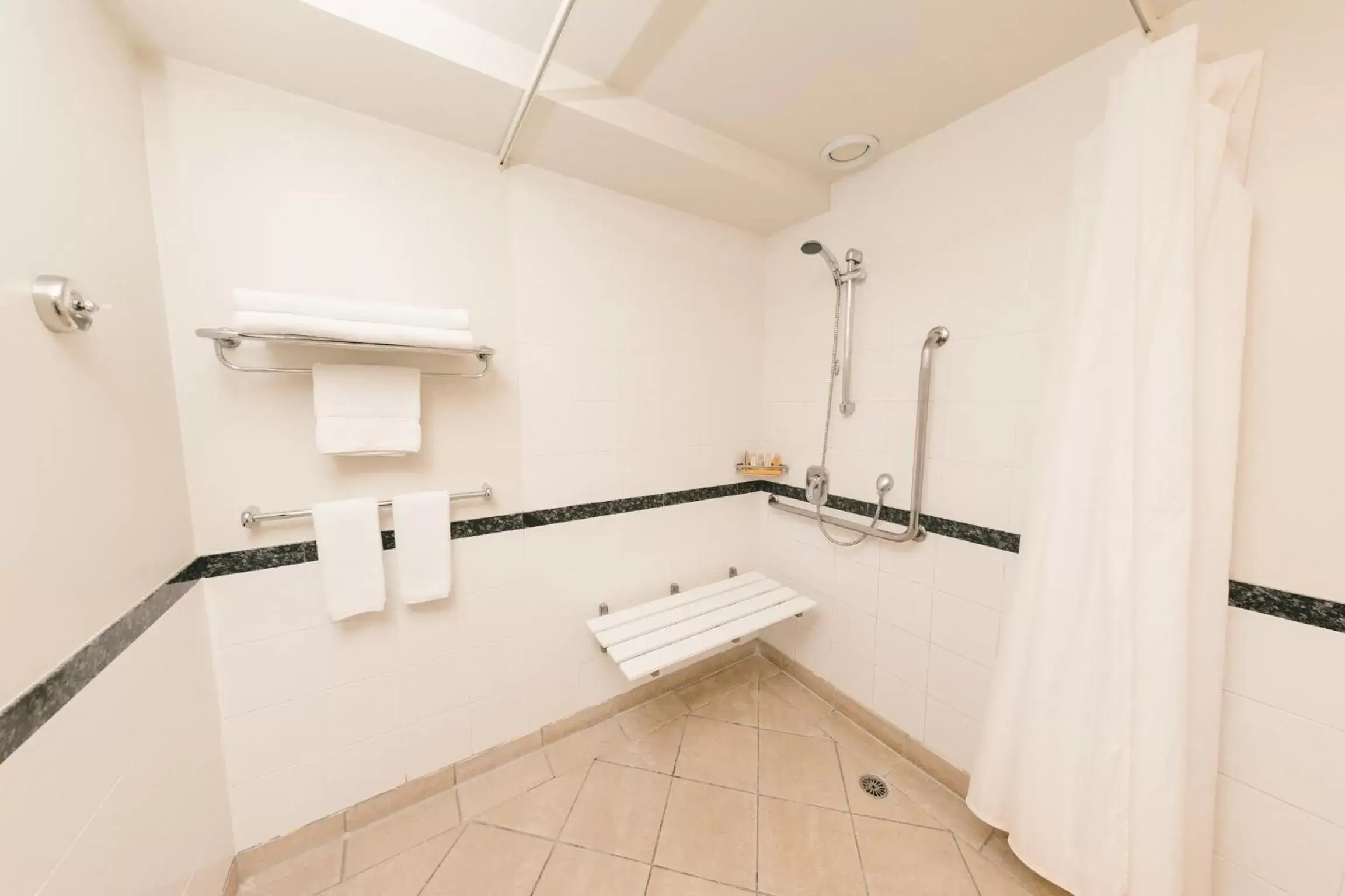 Shower, Bathroom in Parkside Hotel & Apartments