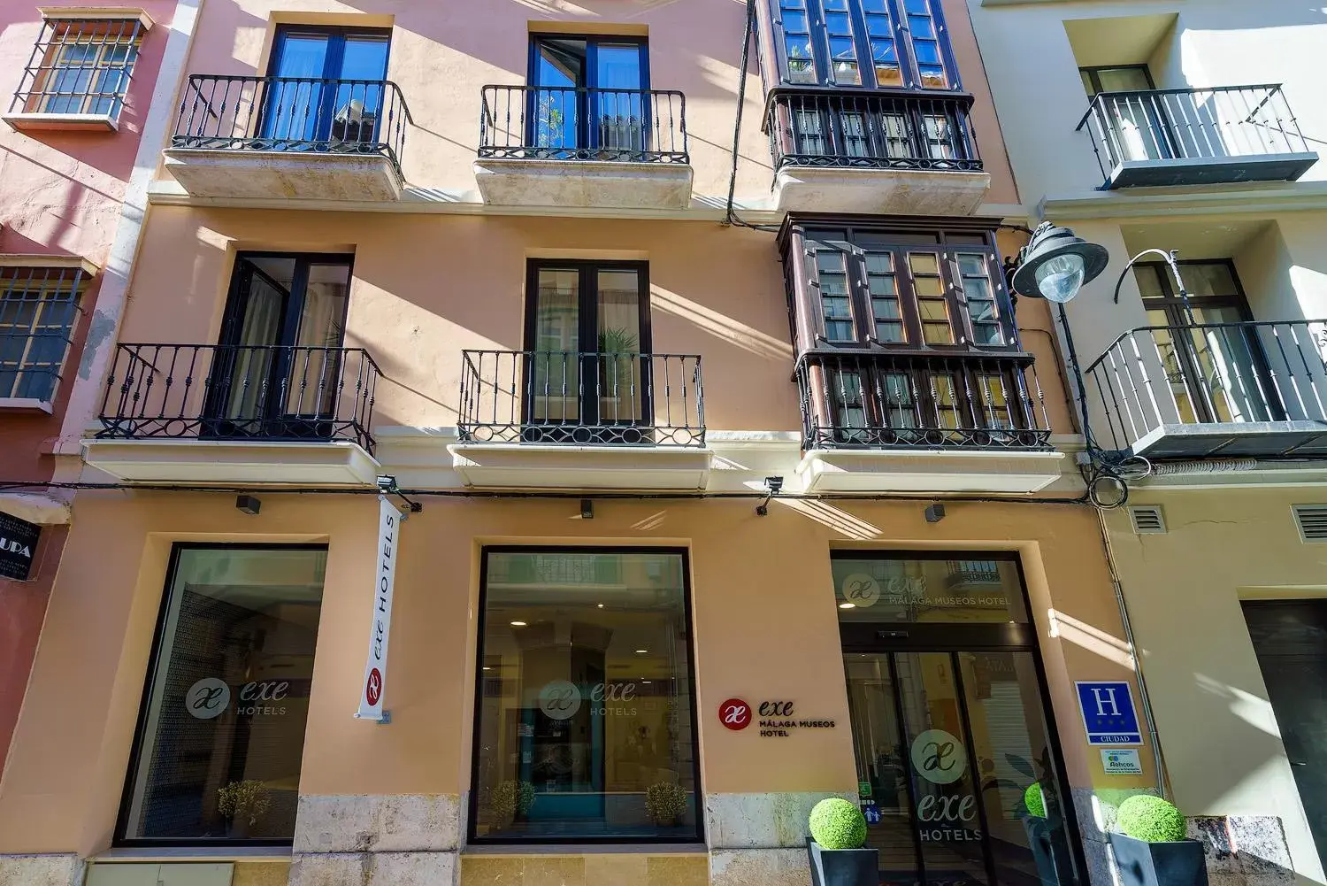 Facade/entrance, Property Building in Exe Málaga Museos