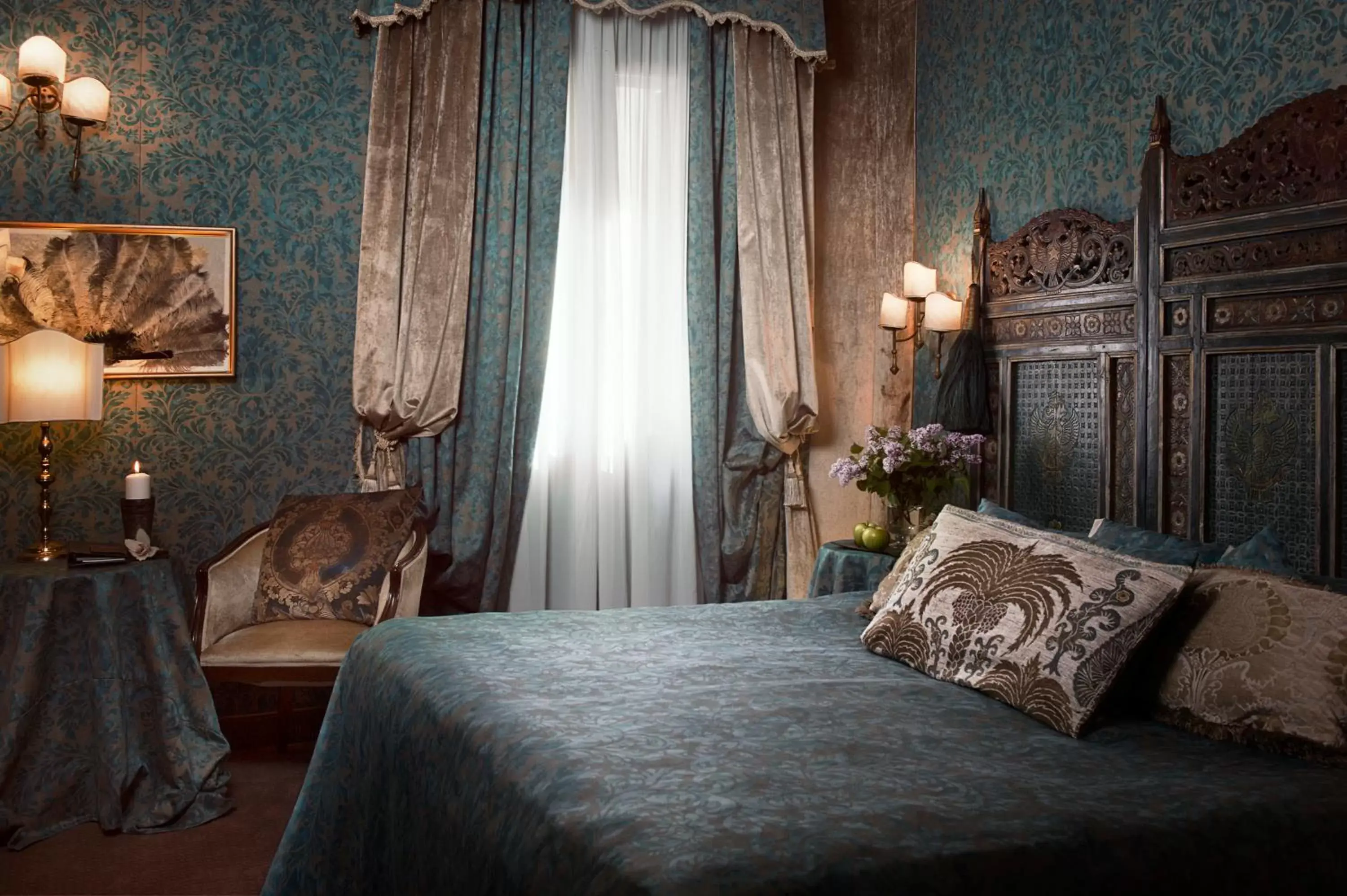 Bed in Hotel Metropole Venezia