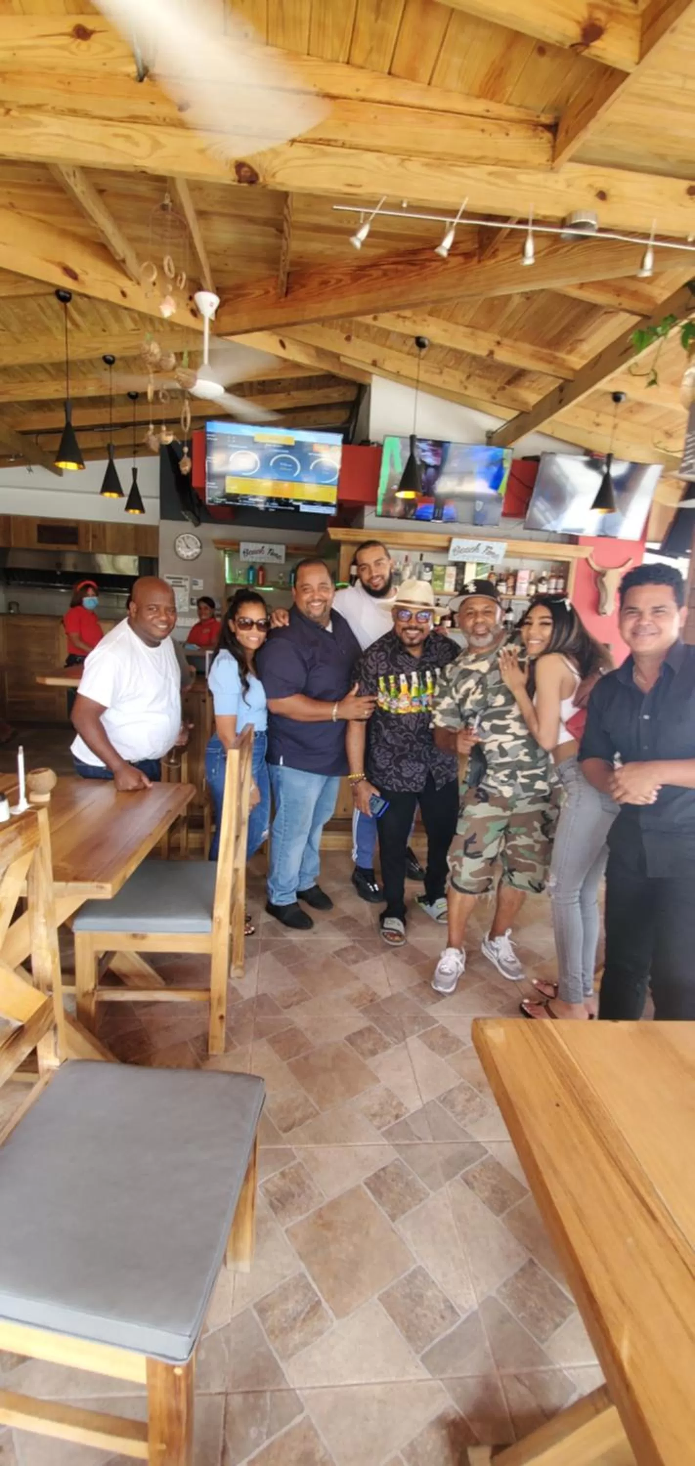 Restaurant/places to eat in Boca Grande Hotel Suites