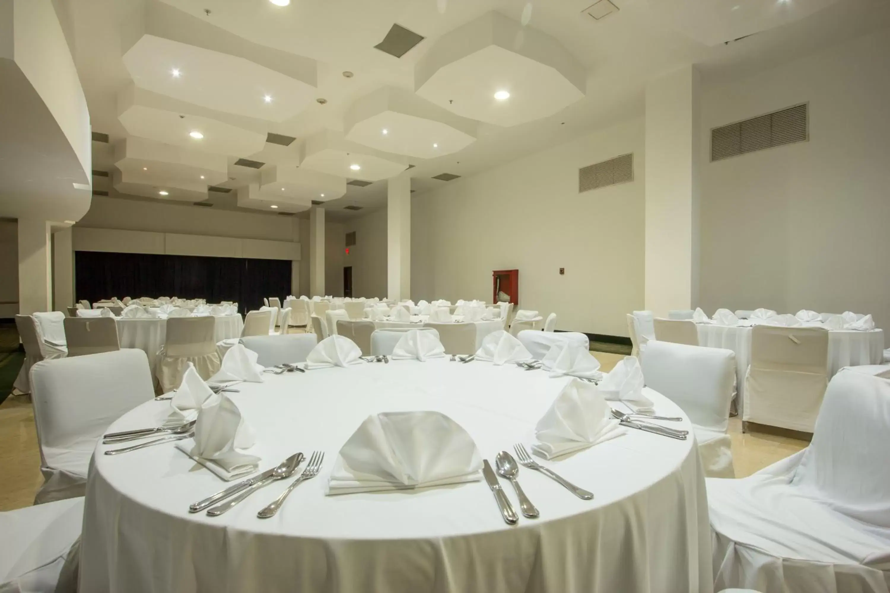 Banquet/Function facilities, Banquet Facilities in Holiday Inn Express Nuevo Laredo, an IHG Hotel