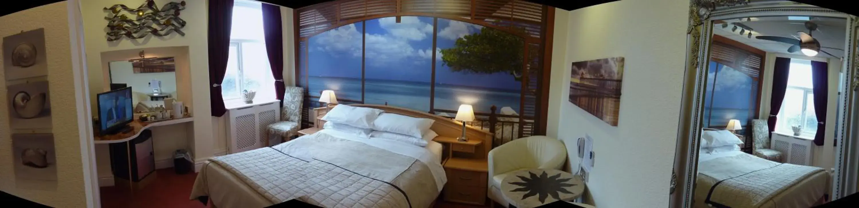 Bedroom, Sea View in The Regal Hotel