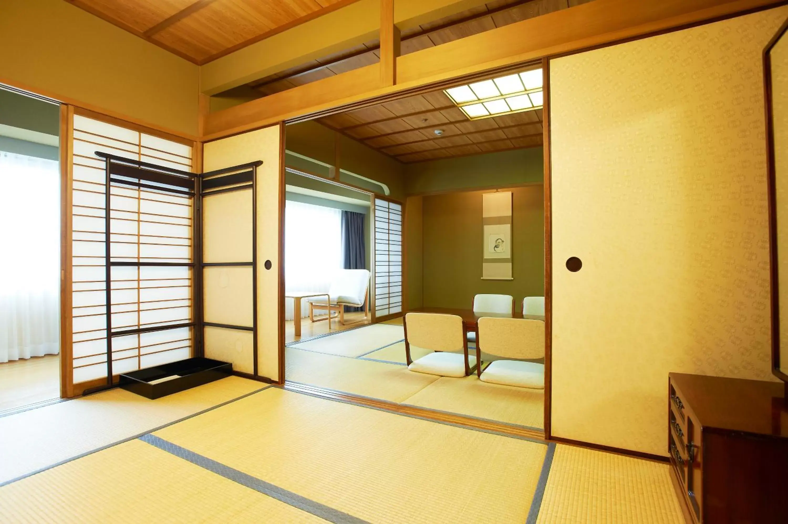 Photo of the whole room, Seating Area in Kobe Portopia Hotel