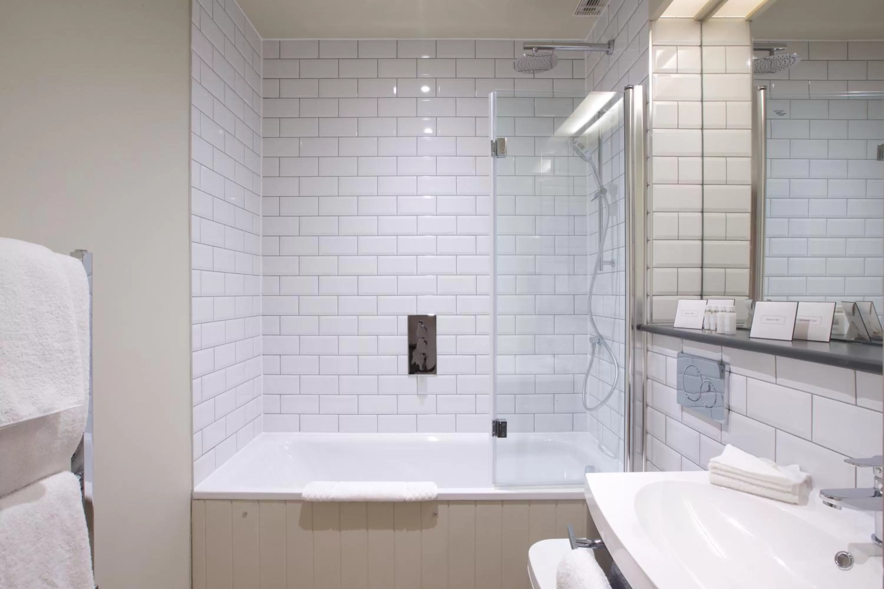 Bathroom in Kings Head